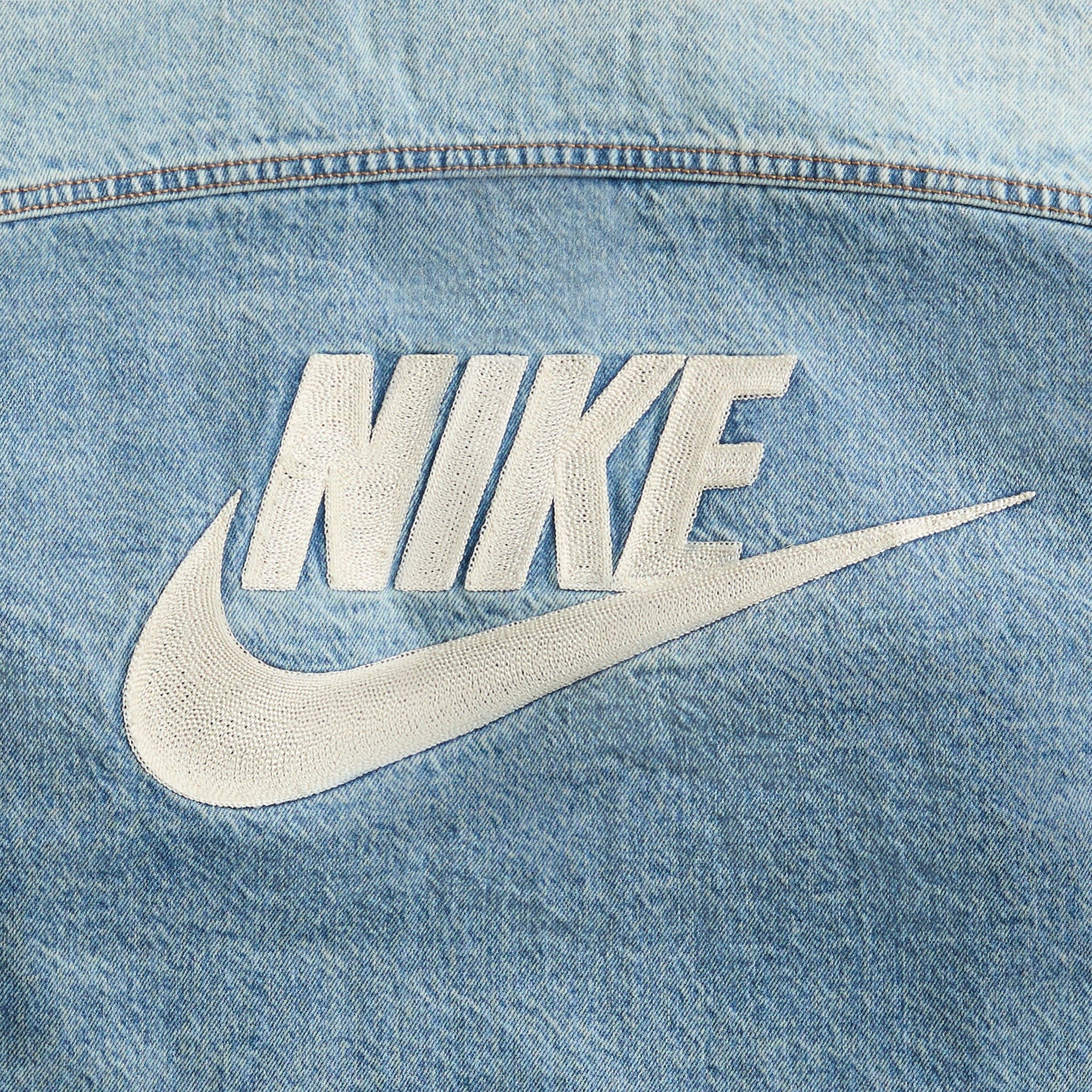 Levi's x Nike Trucker Jacket - Light Blue
