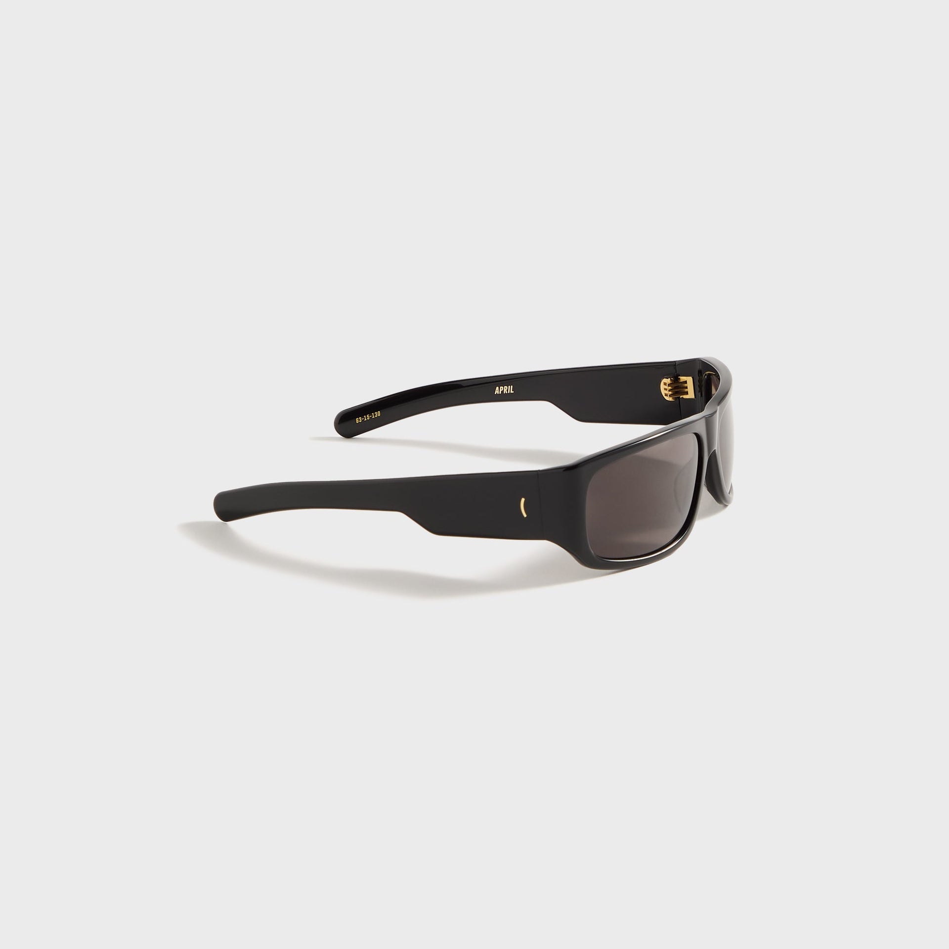 Flatlist April in Solid Black / Solid Black Lens