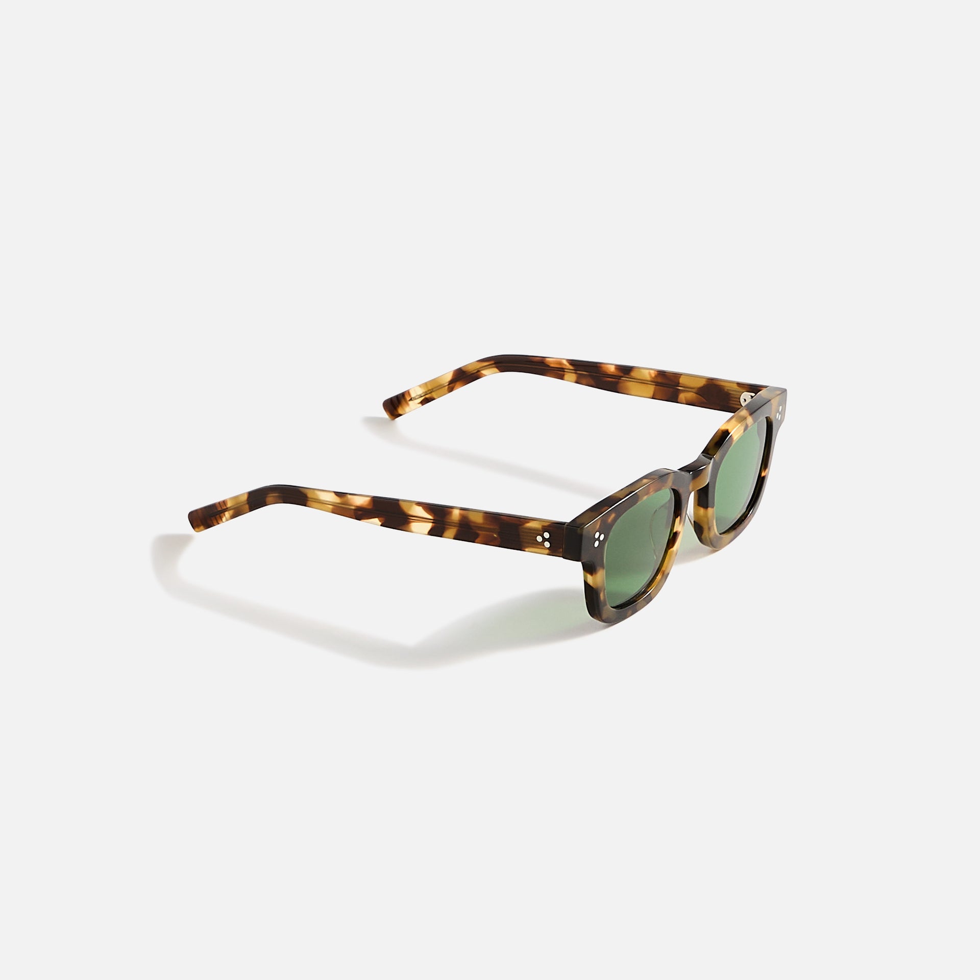 AKILA Ascent Sunglasses in Camo Tortoise / Green
