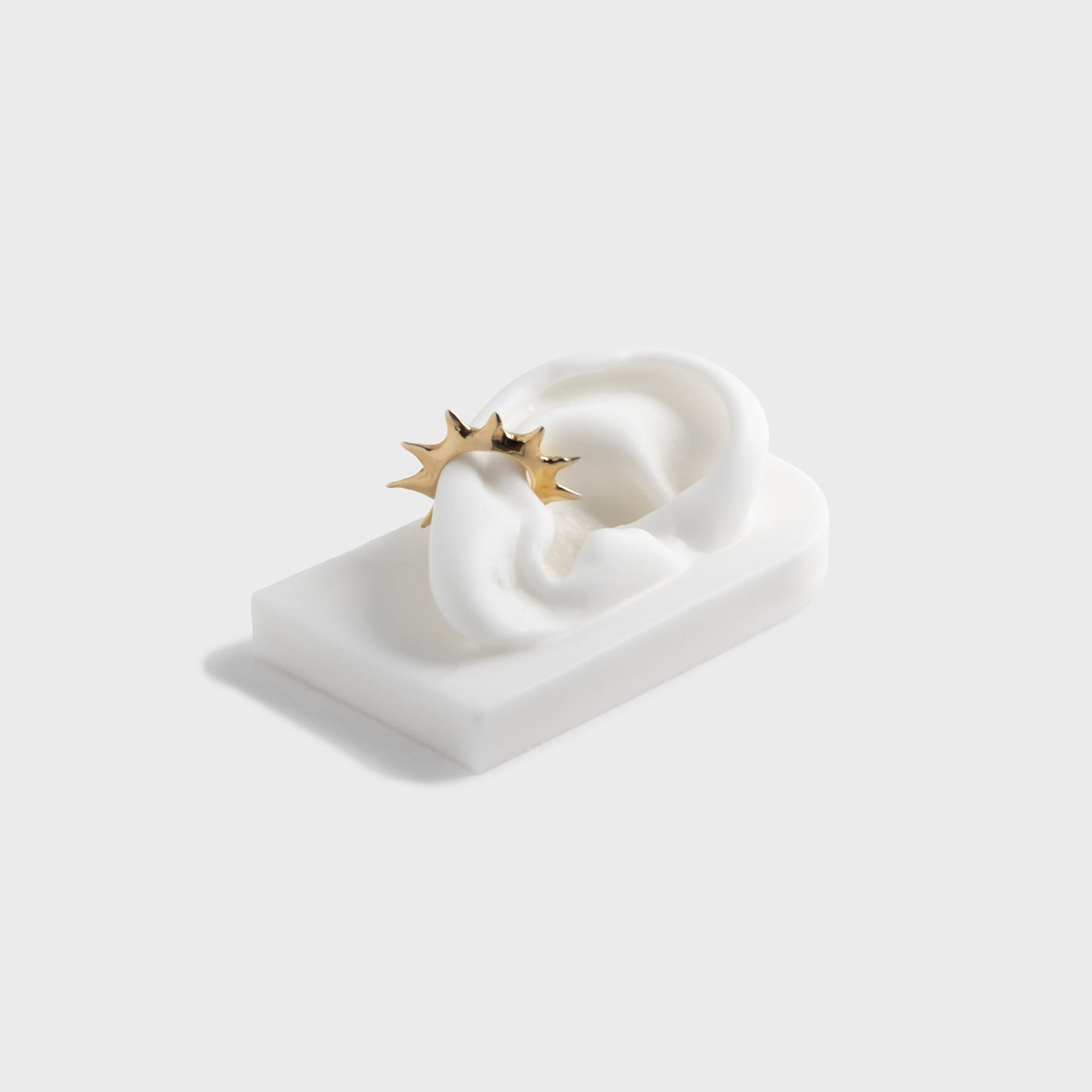 Faris Spina Ear Cuff in Gold