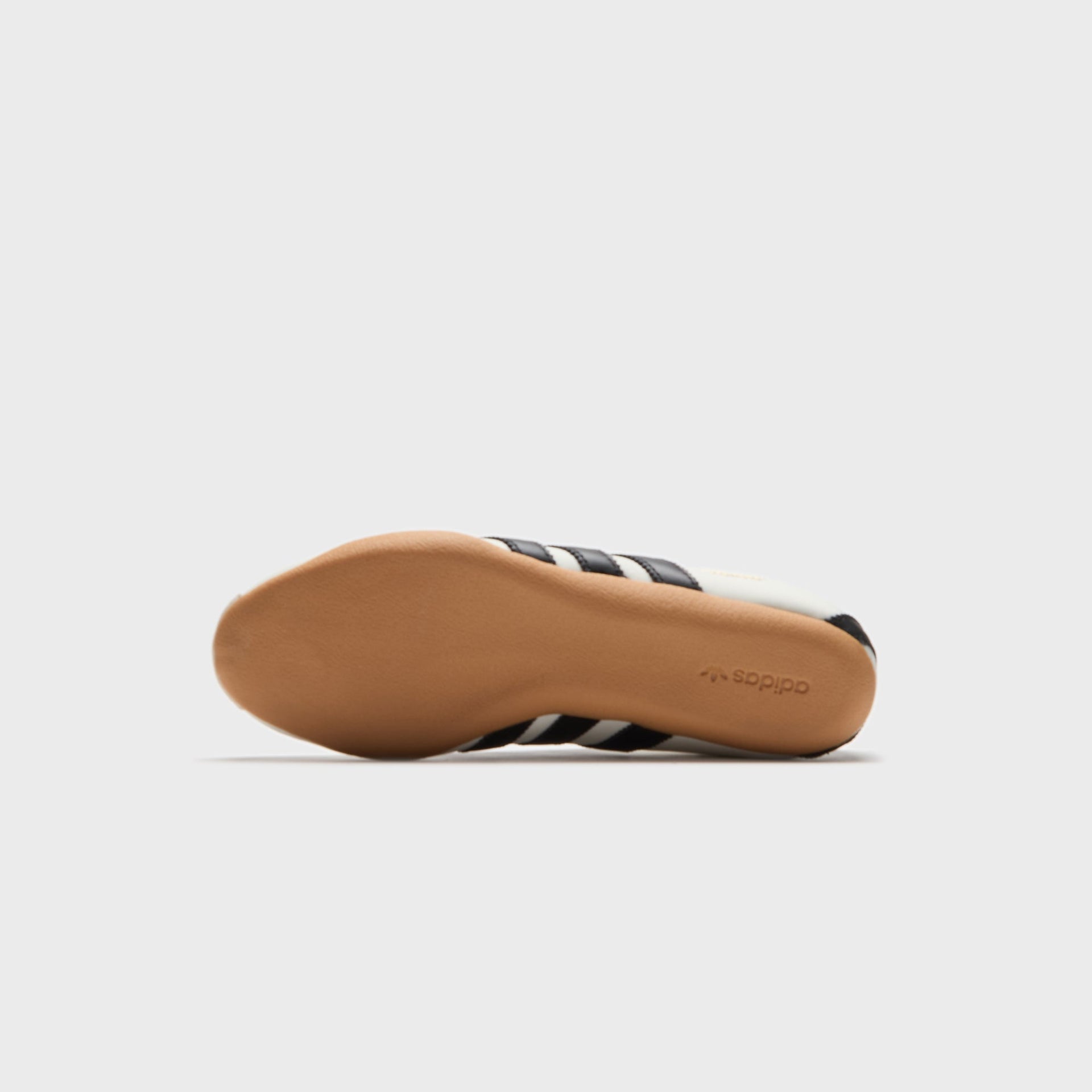 adidas WMNS Tokyo MJ - Off White / Core Black / Gum