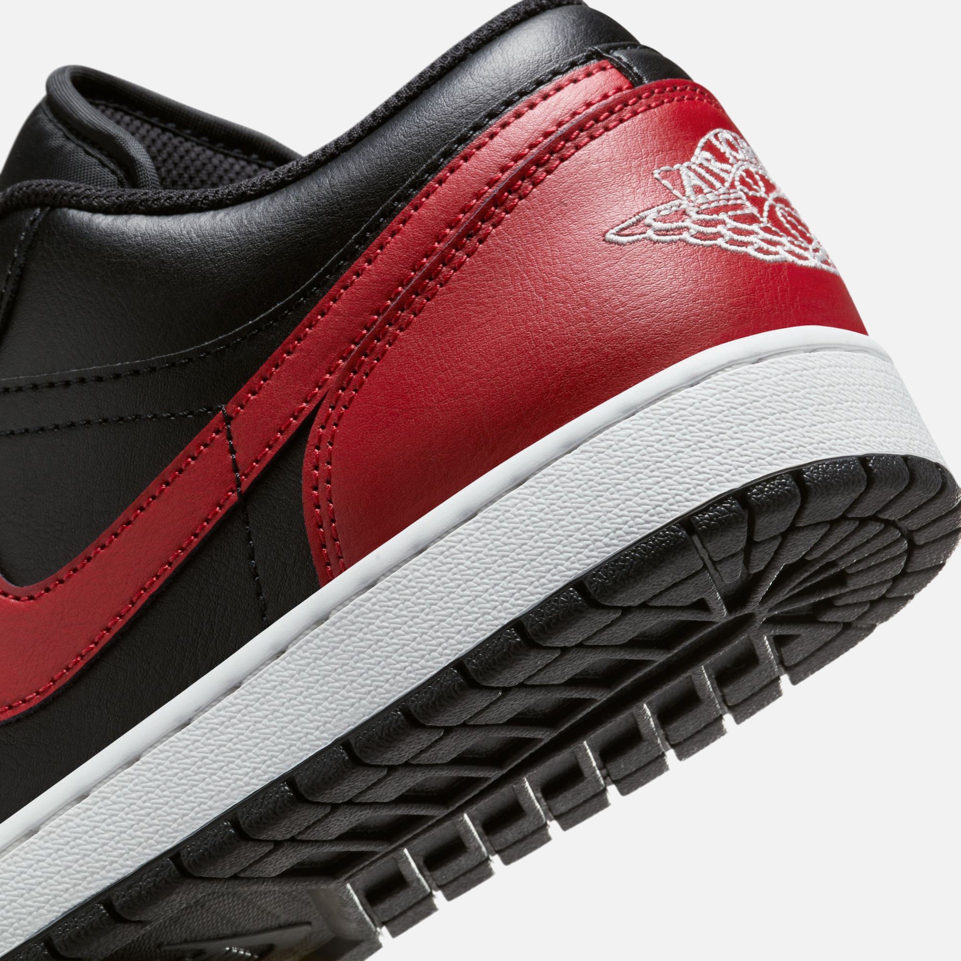(RTV) Jordan Air Jordan 1 Low - Black / Varsity Red / Summit White