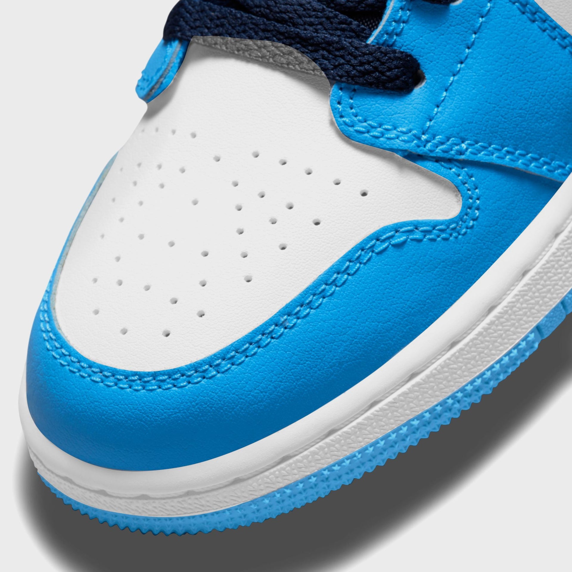 Jordan GS Air Jordan 1 Low - White / University Blue / Obsidian