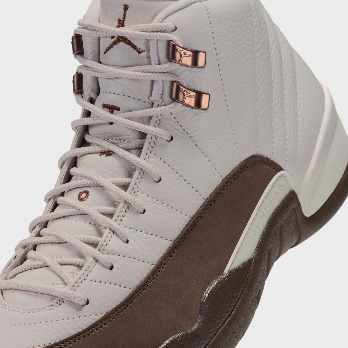 Jordan Air Jordan 12 Retro - Light Orewood Brown / Cacao Wow / Team Red / Cacao Wow