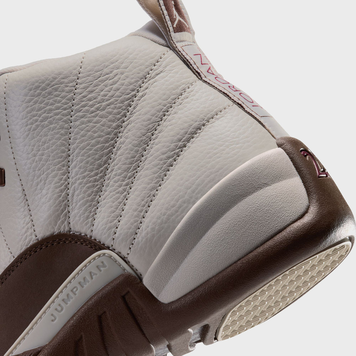Jordan Air Jordan 12 Retro - Light Orewood Brown / Cacao Wow / Team Red / Cacao Wow