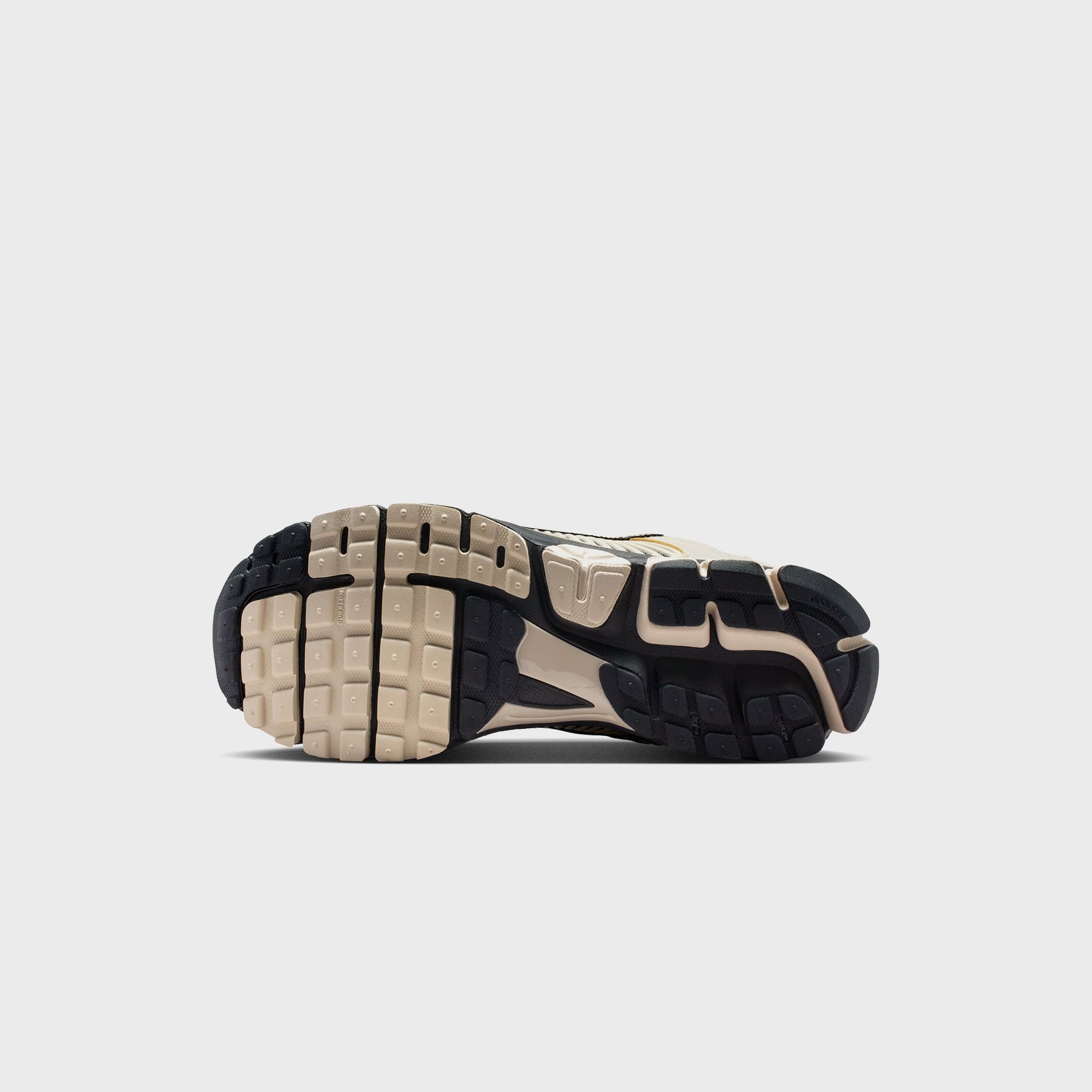 Nike Zoom Vomero 5 - Black / Cream II