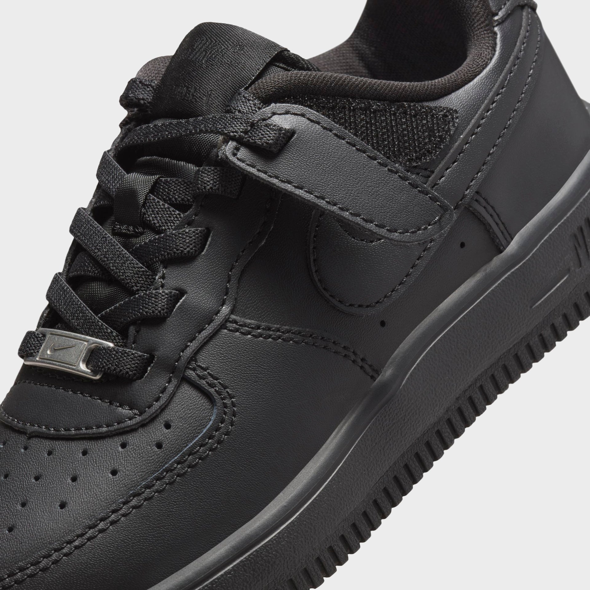 Nike PS Air Force 1 Low Easy On -  Black / Black / Black