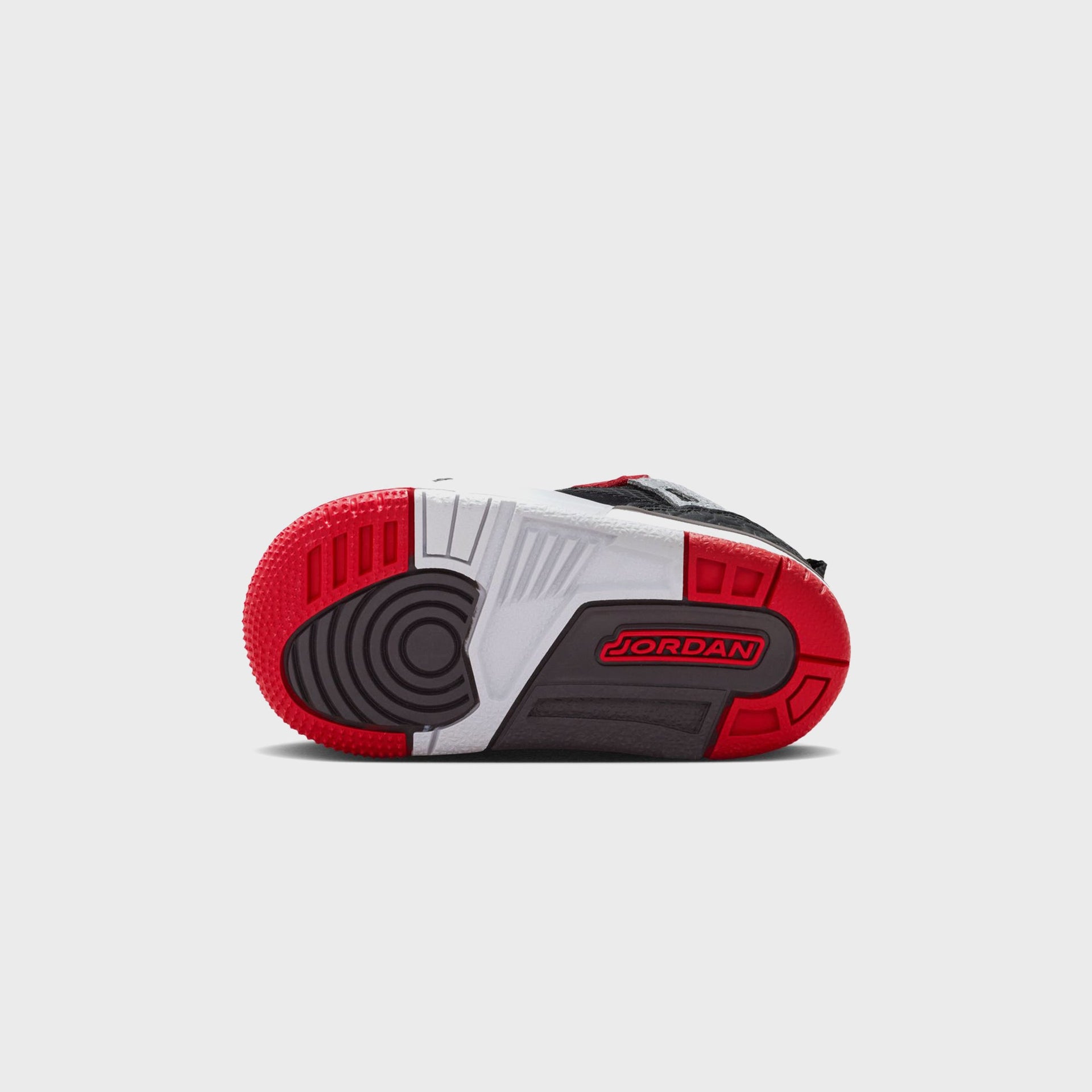 Jordan TD Spizike Low - Black / Wolf Grey / White / Gym Red