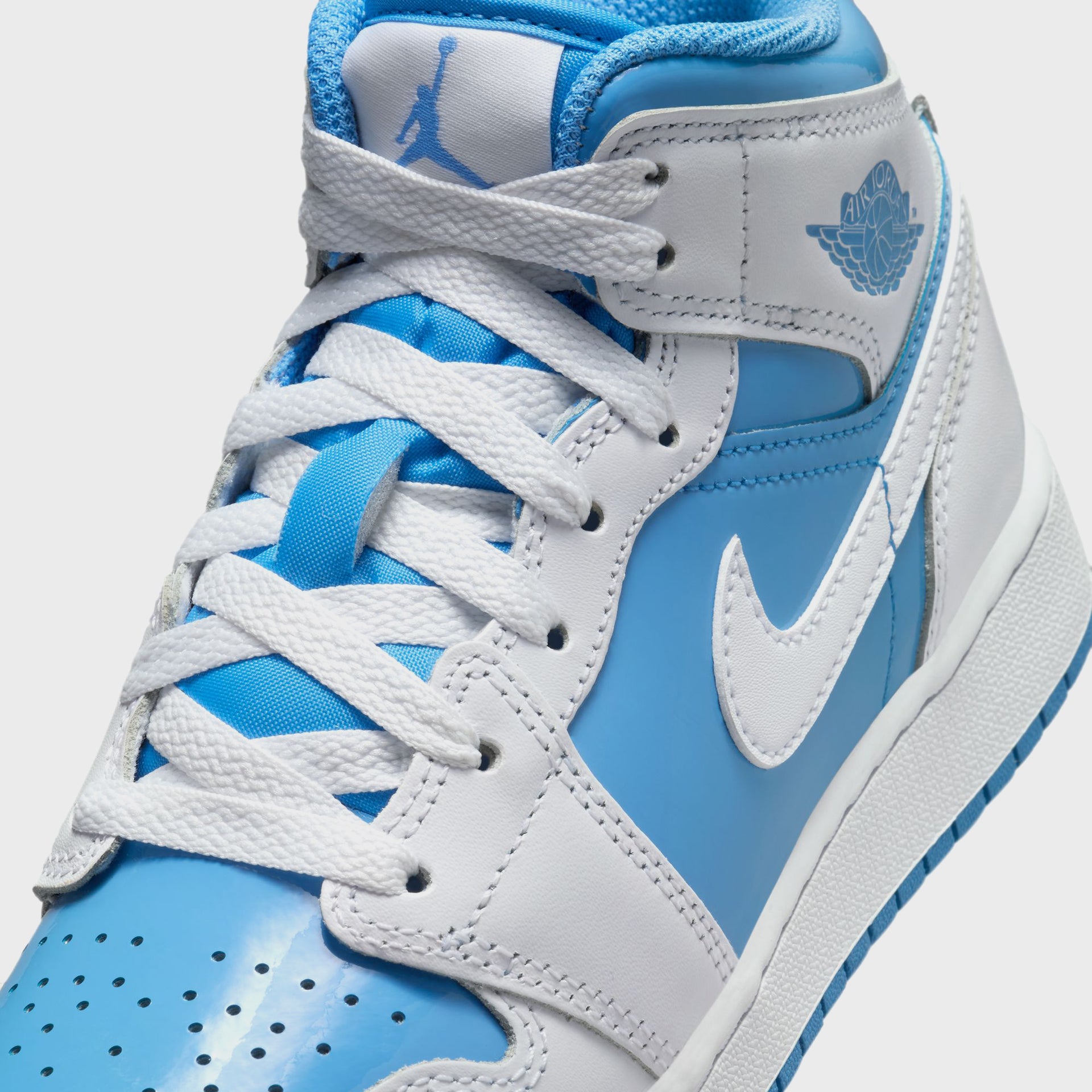 Jordan GS Air Jordan 1 Mid SE - White / Legend Blue