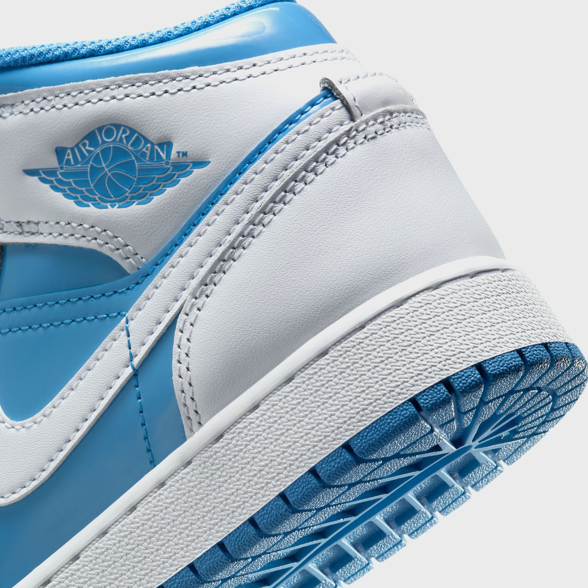 Jordan GS Air Jordan 1 Mid SE - White / Legend Blue