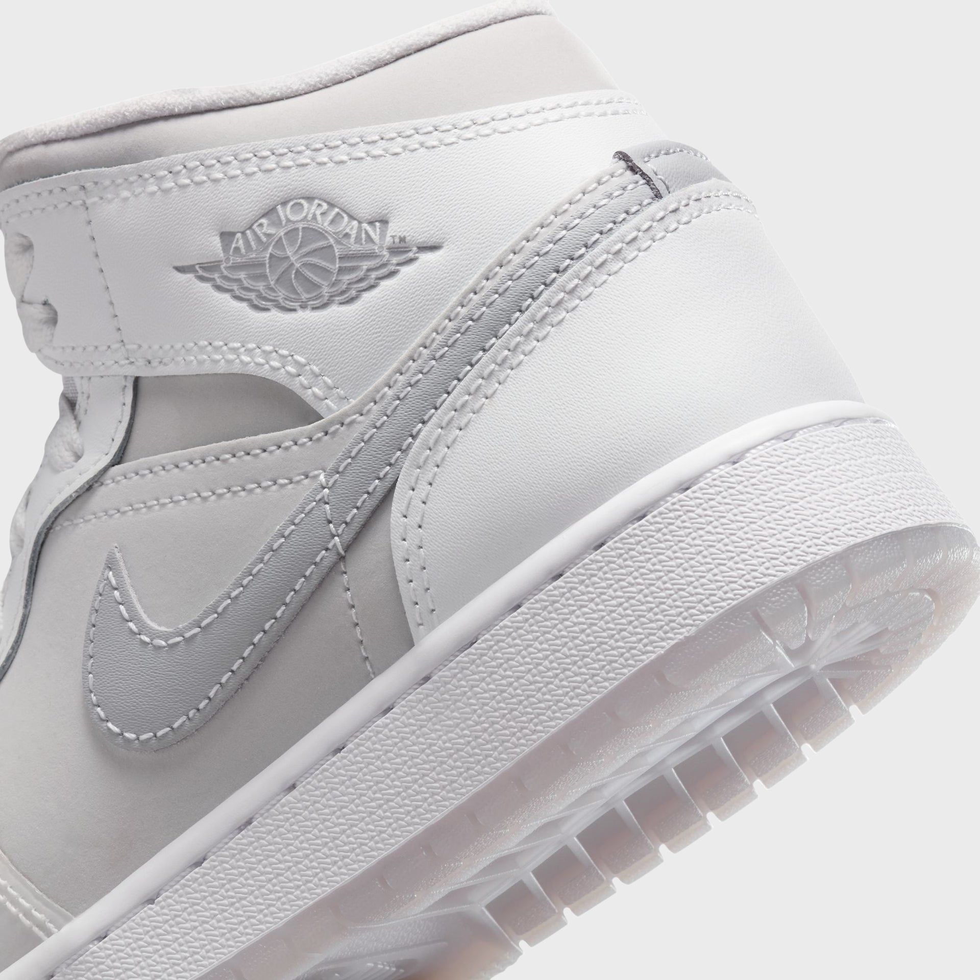 Jordan Air Jordan 1 Mid SE - Summit White / Metallic Silver