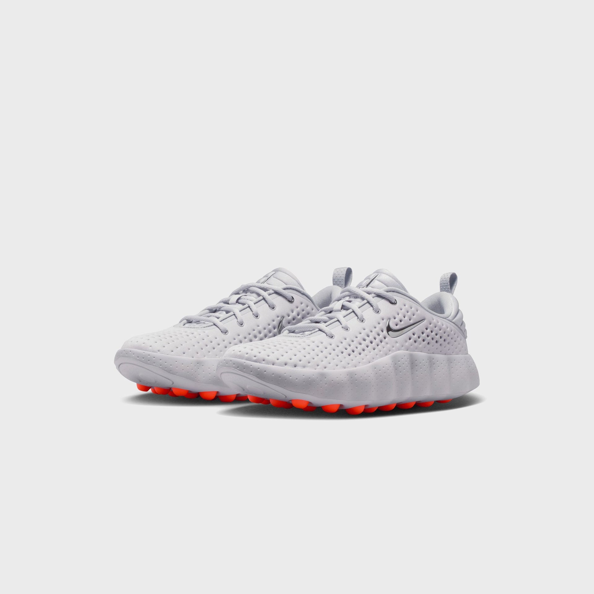 Nike Mind 002 - Light Smoke Grey / Photon Dust / Hyper Crimson / Chrome