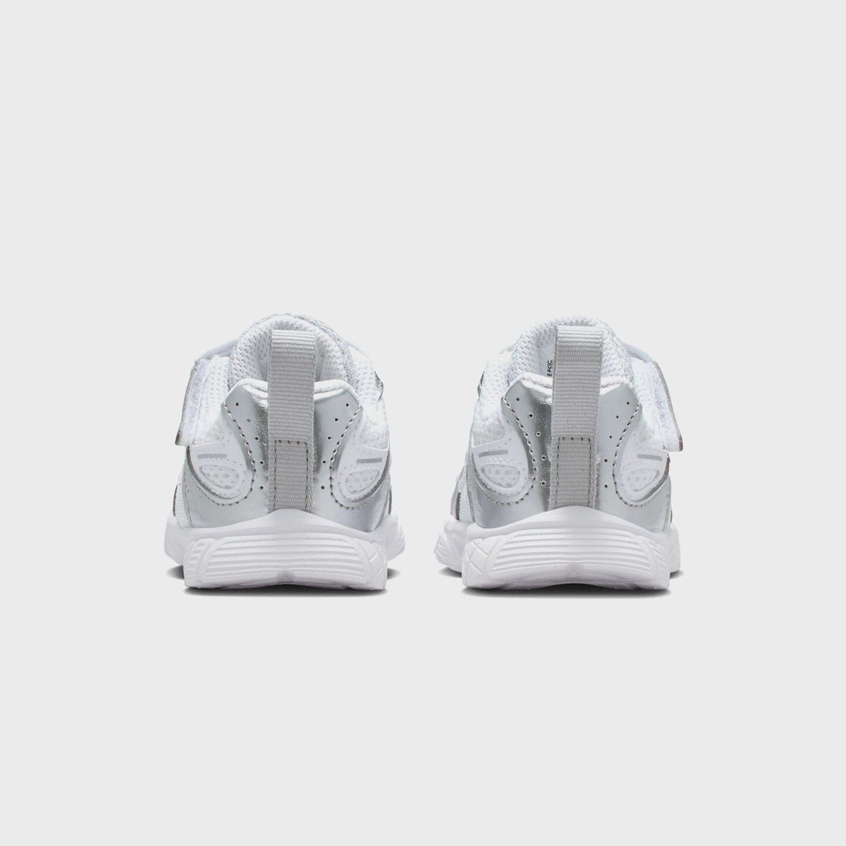 Nike TD V5 Rnr - White / Metallic Silver / Pure Platinum