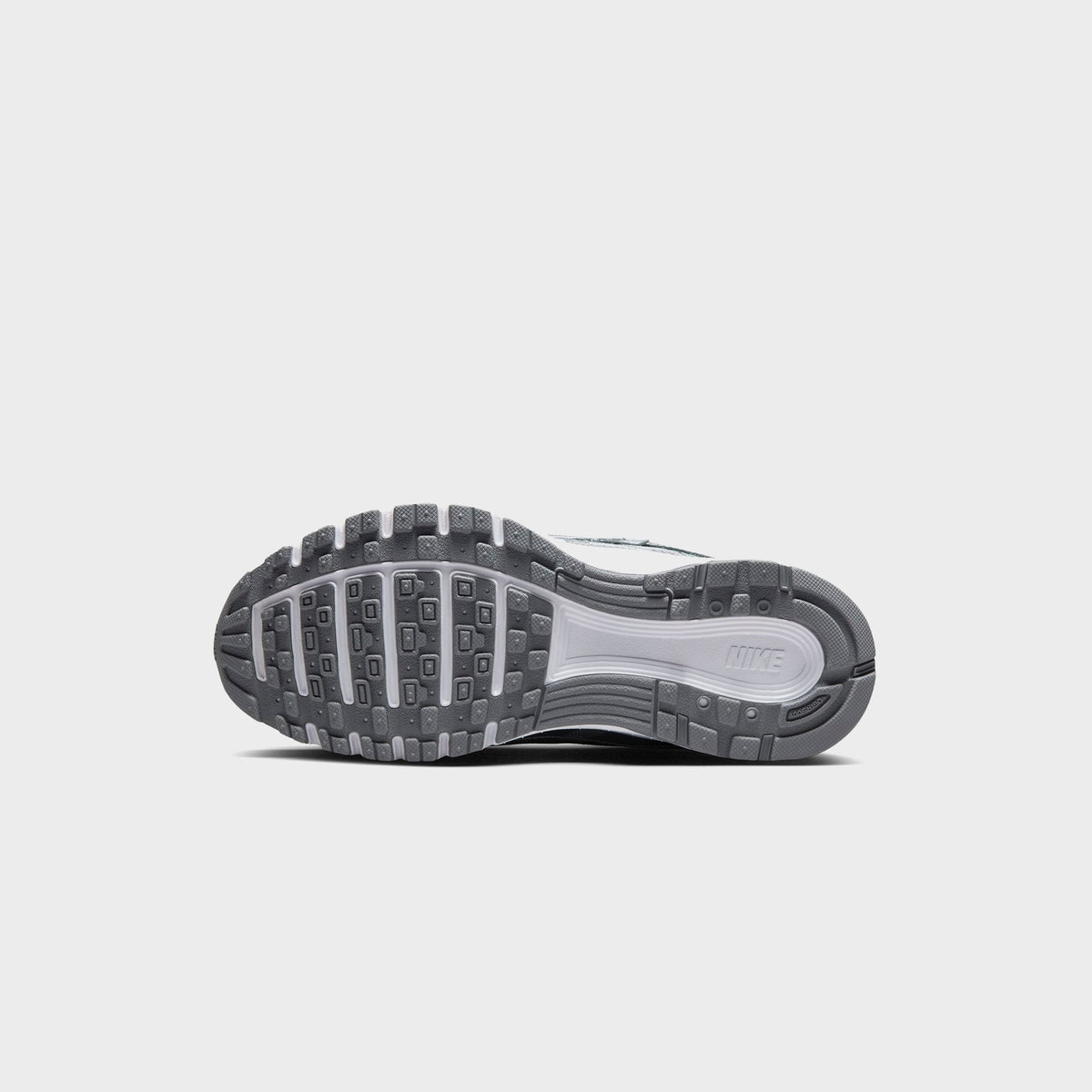 Nike GS P-6000 - Metallic / Cool Grey / White