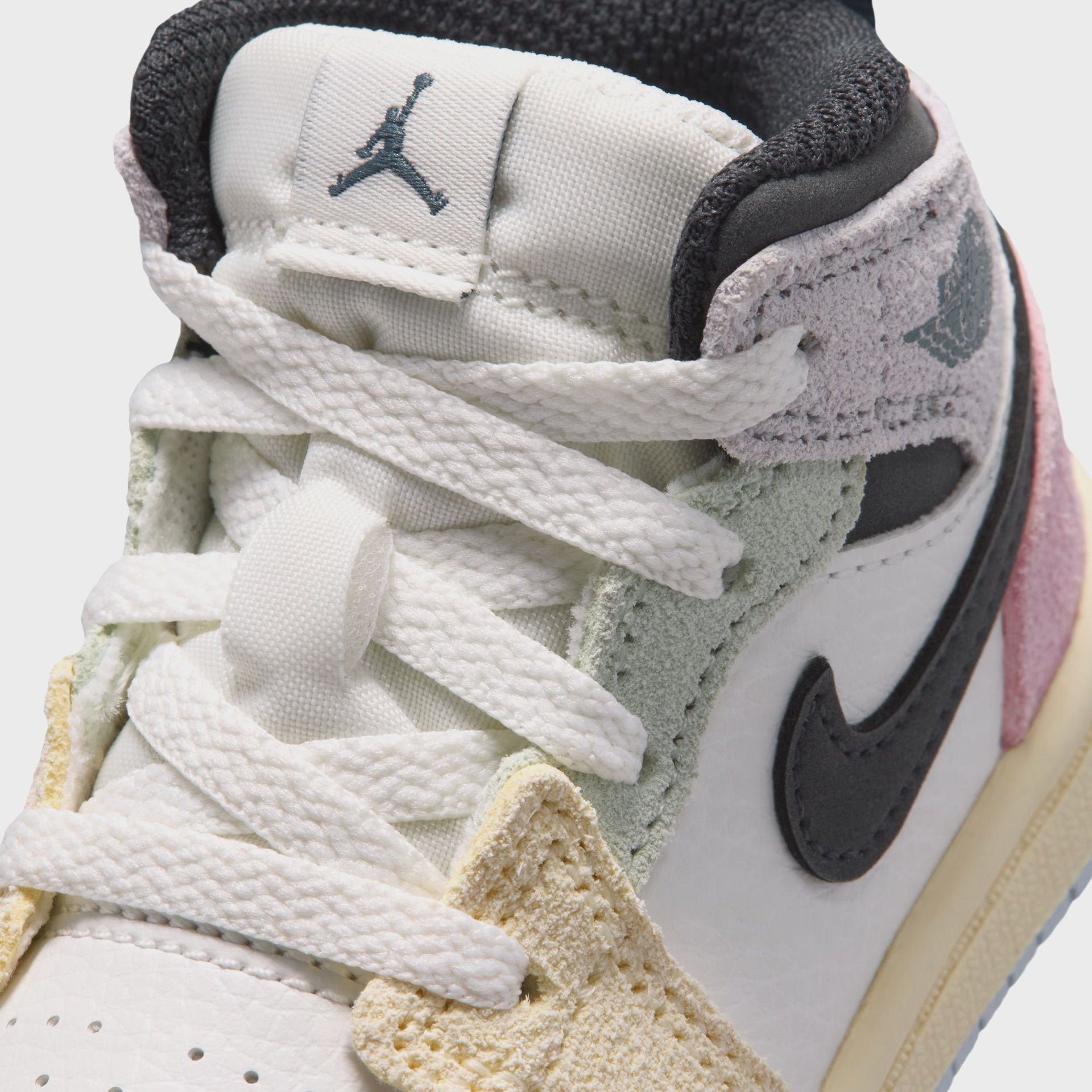 Jordan TD Air Jordan 1 Mid SE - Sail / Iced Jade / Anthracite / Jade Aura