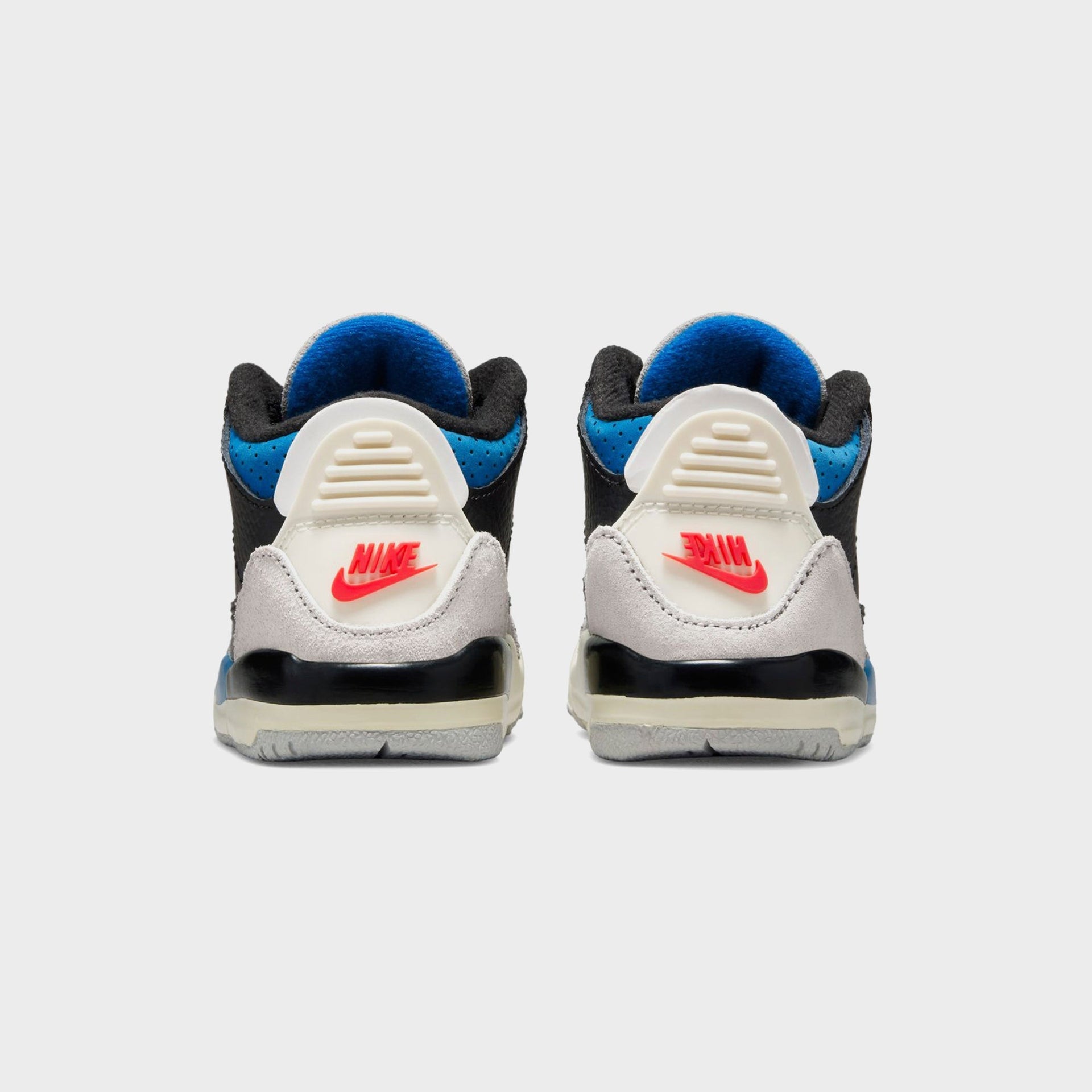 Jordan TD Air Jordan 3 Retro OG - Black / Chile Red / Neutral Grey