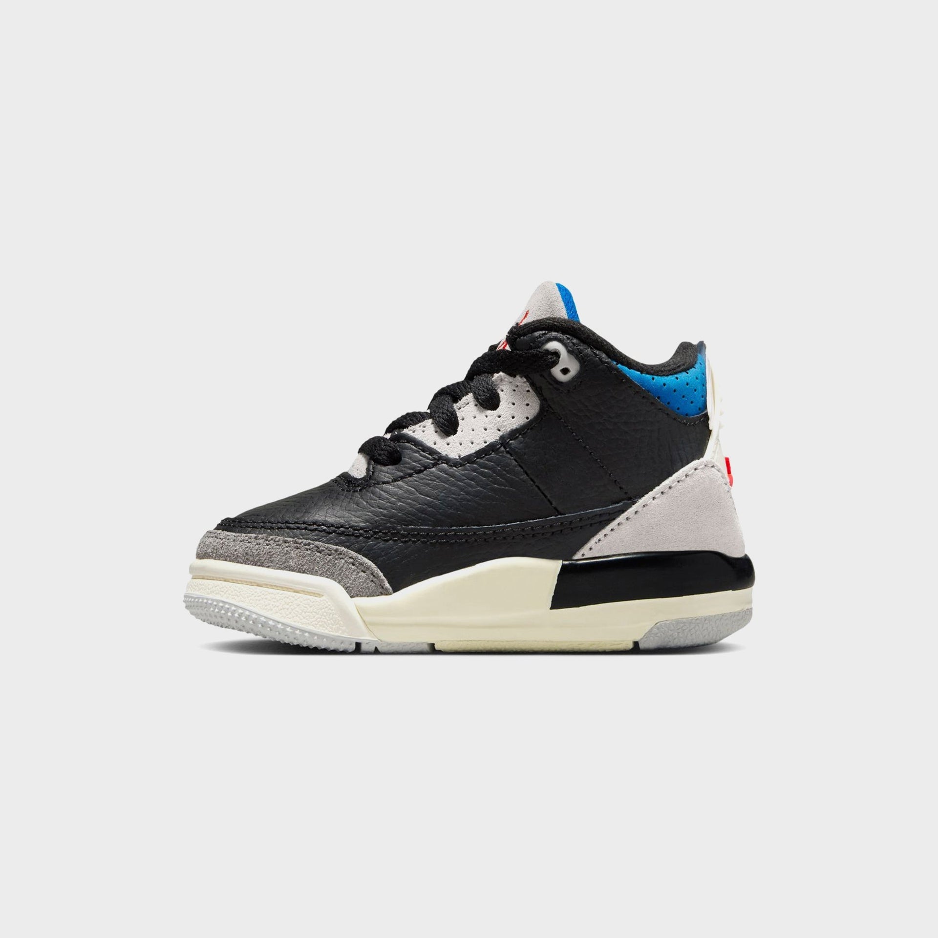 Jordan TD Air Jordan 3 Retro OG - Black / Chile Red / Neutral Grey