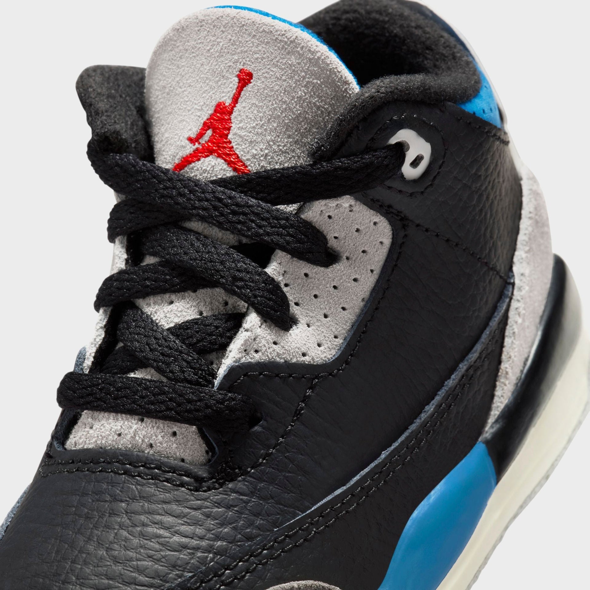 Jordan TD Air Jordan 3 Retro OG - Black / Chile Red / Neutral Grey
