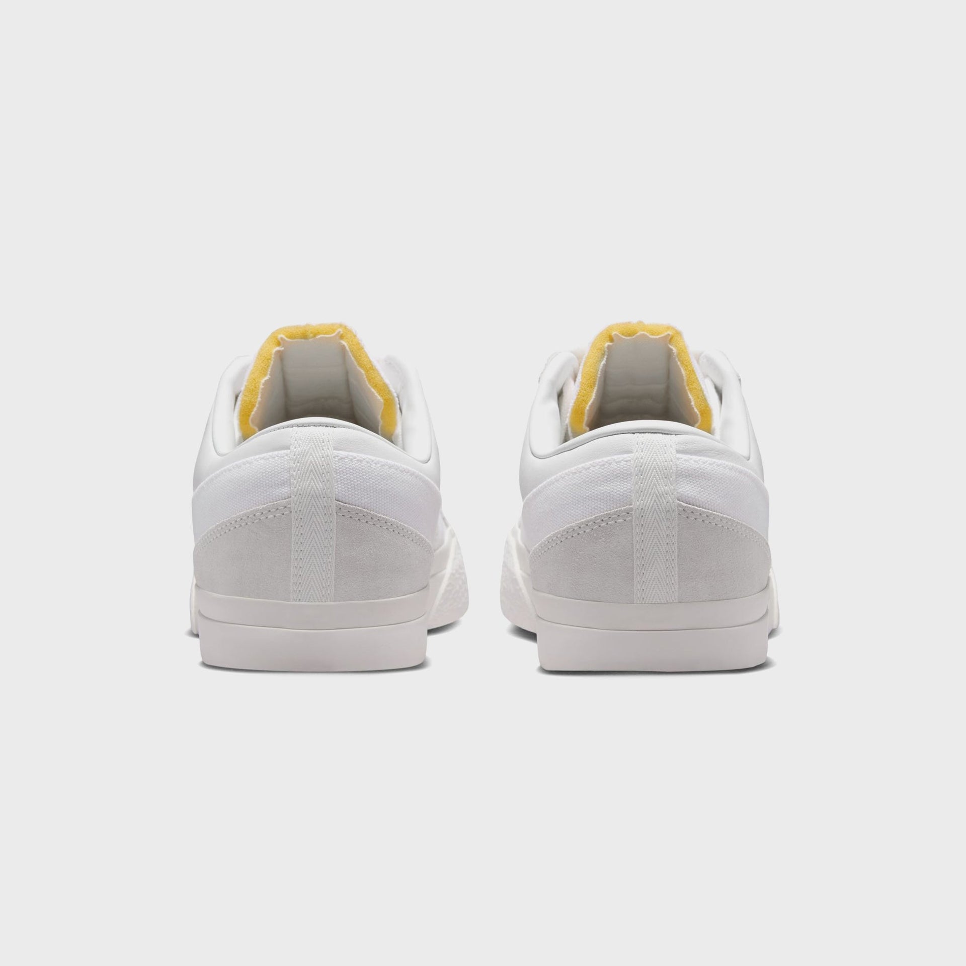 Nike Blazy - White / Sail