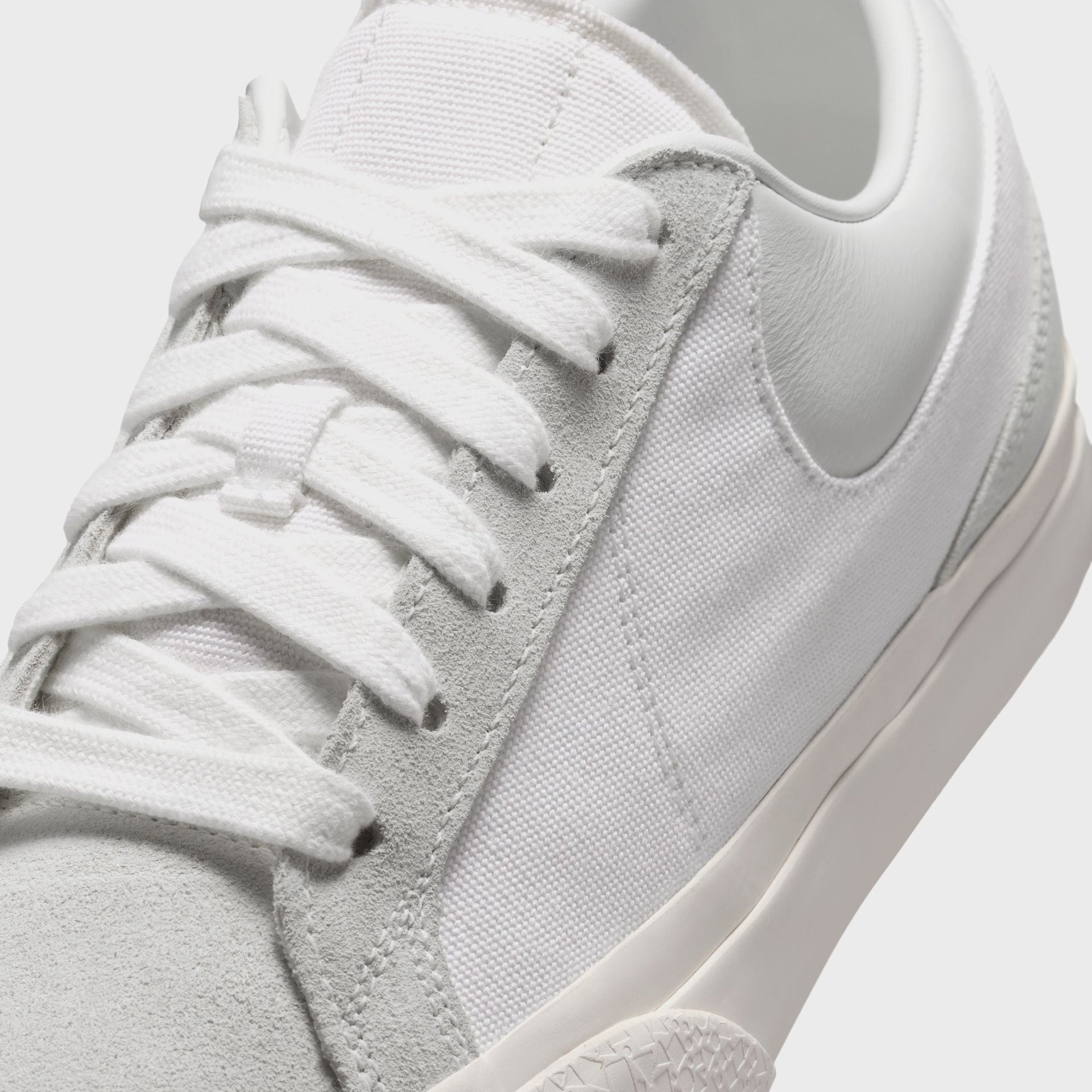 Nike Blazy - White / Sail