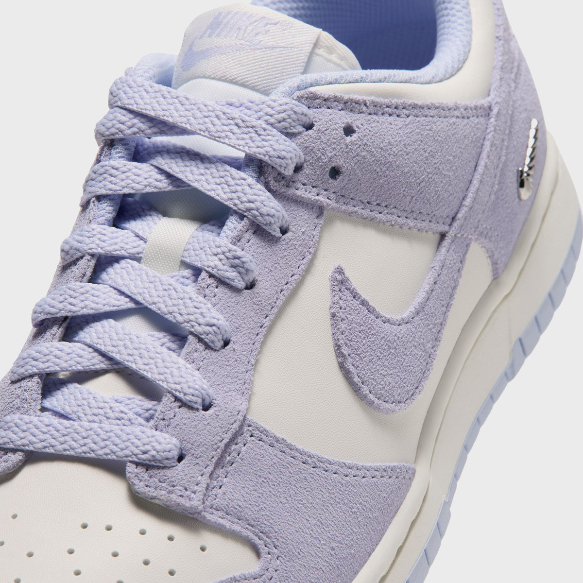 Nike WMNS Dunk Low Suede - Palest Purple / Sail / Metallic Silver / Palest Purple