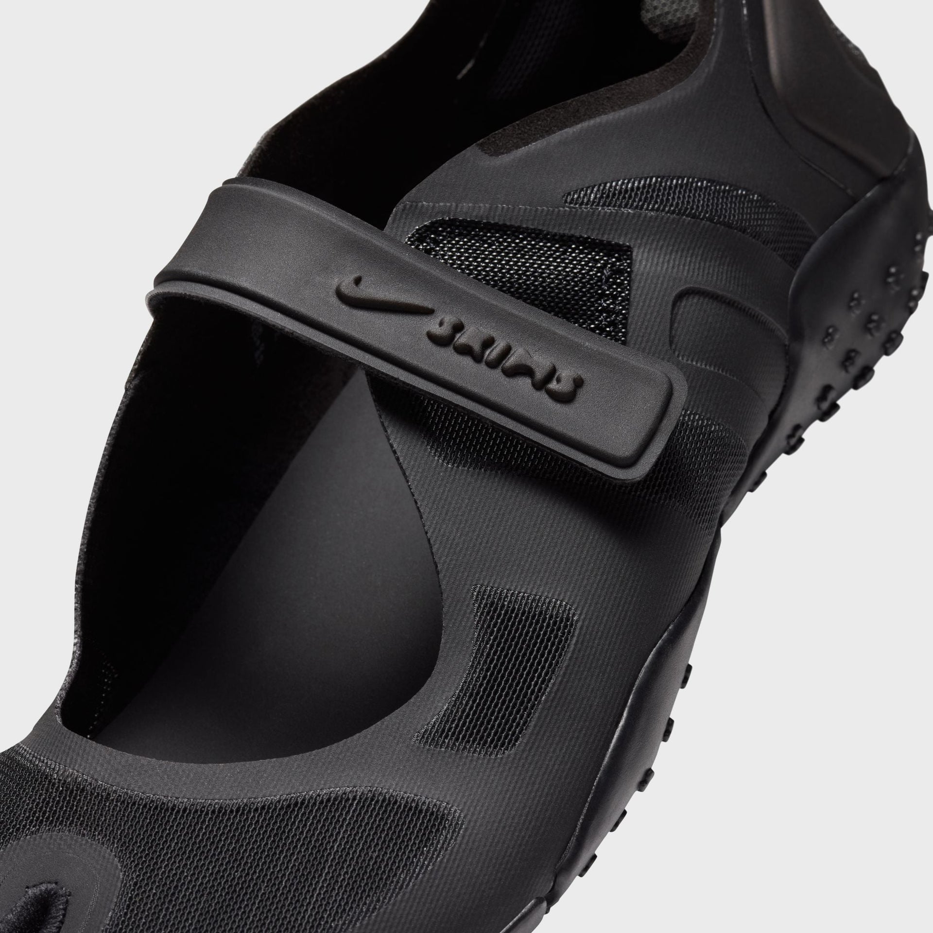 NikeSKIMS WMNS Rift Mesh - Black / Black / Dark Smoke
