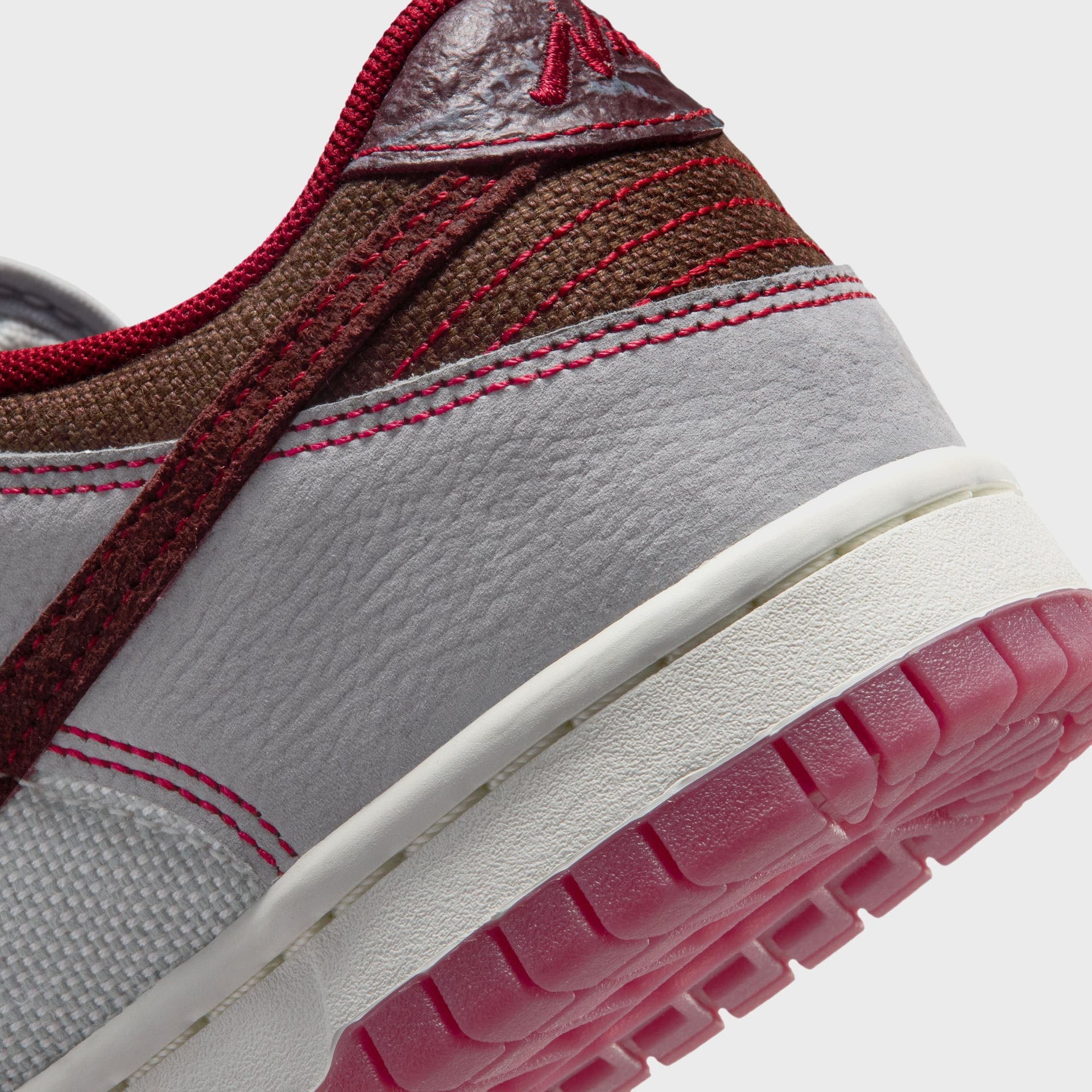 Nike GS Dunk Low LV8 1 - Pure Platinum / Wolf Grey / Team Red / Burgundy Crush