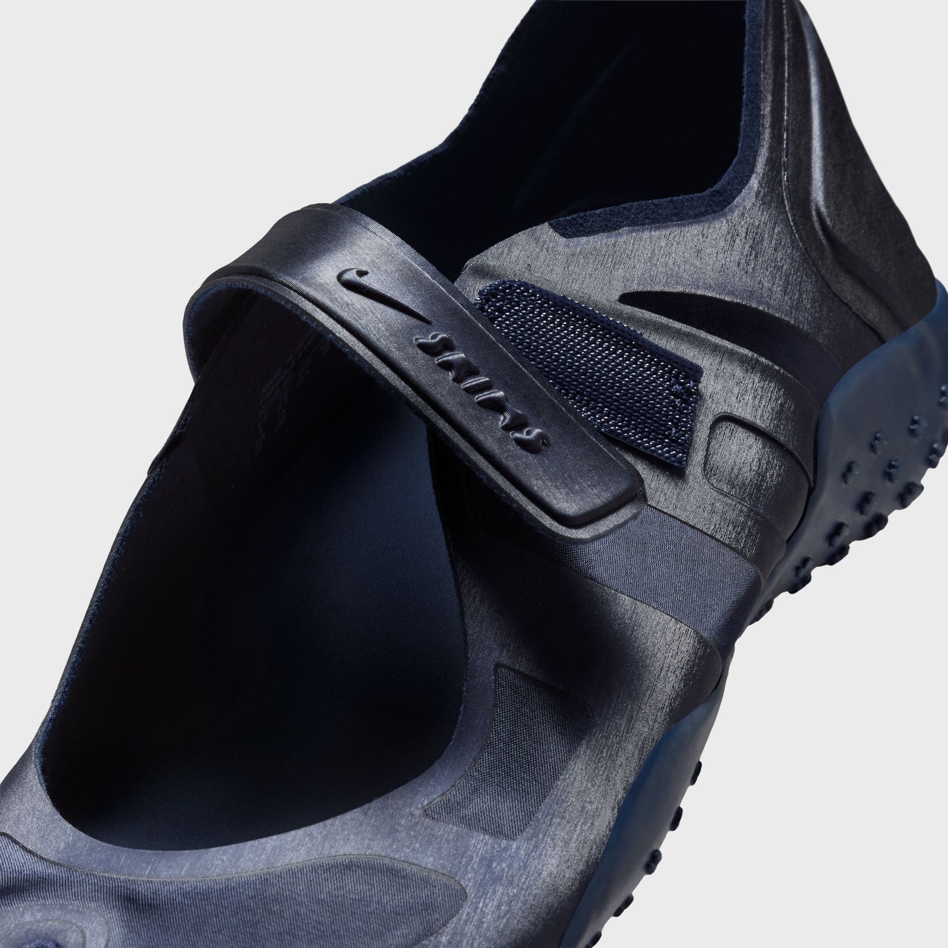 NikeSKIMS WMNS Rift Satin - Obsidian