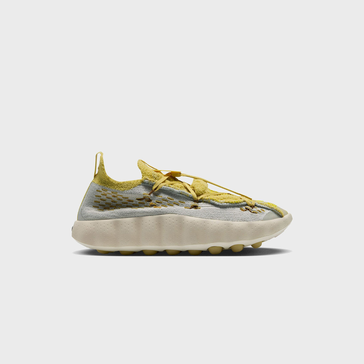 Nike Mind 002 - Light Bone / Saturn Gold / Infinite Gold / Wheat / Sail