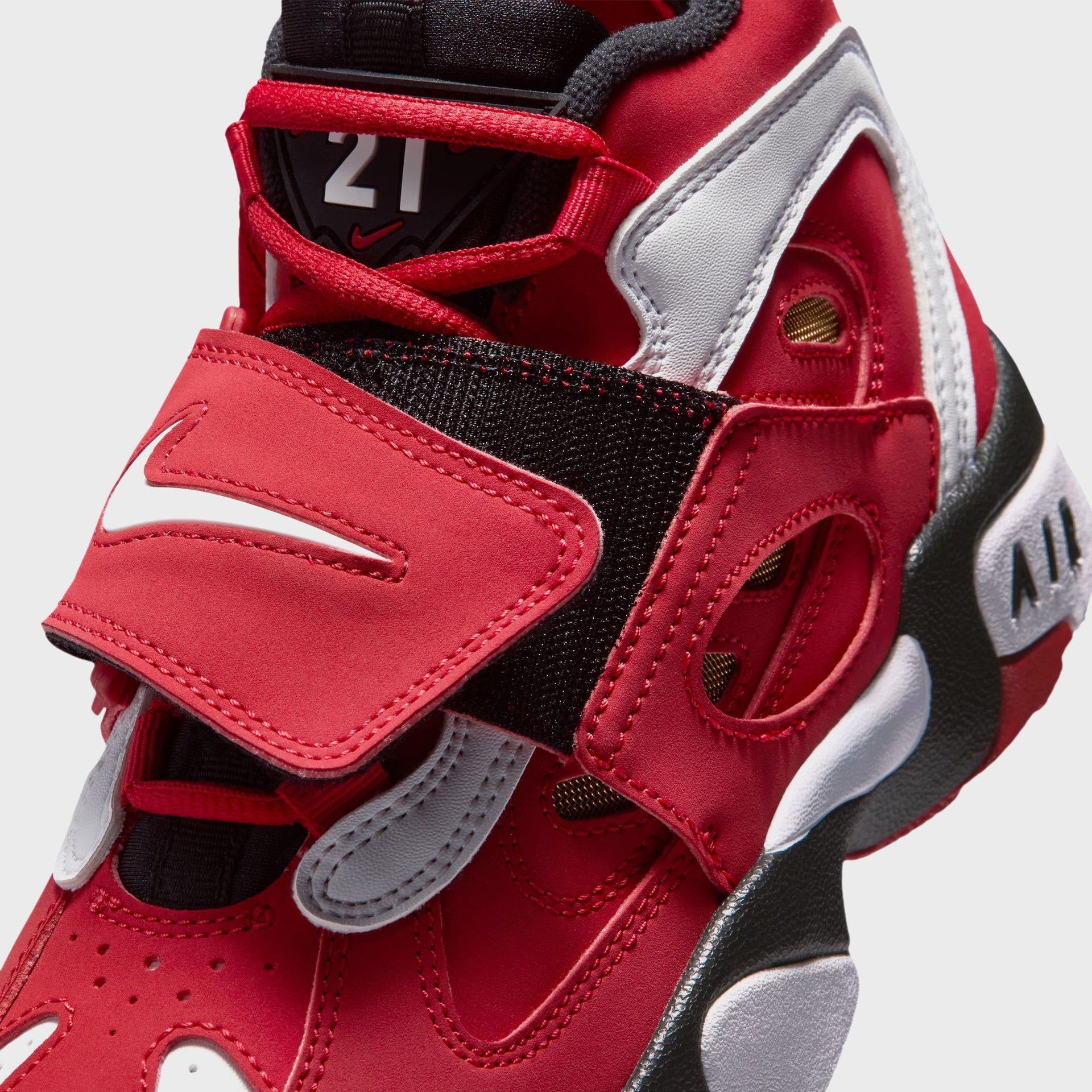 Nike GS Air Diamond Turf II - Main Red / Black / Metallic Gold / White