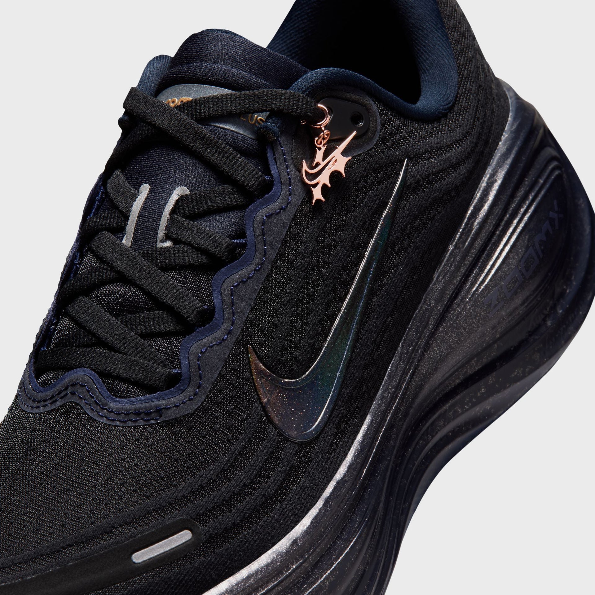 Nike WMNS Vomero Plus - Pitch Blue / Blur / Blackened Blue / Black