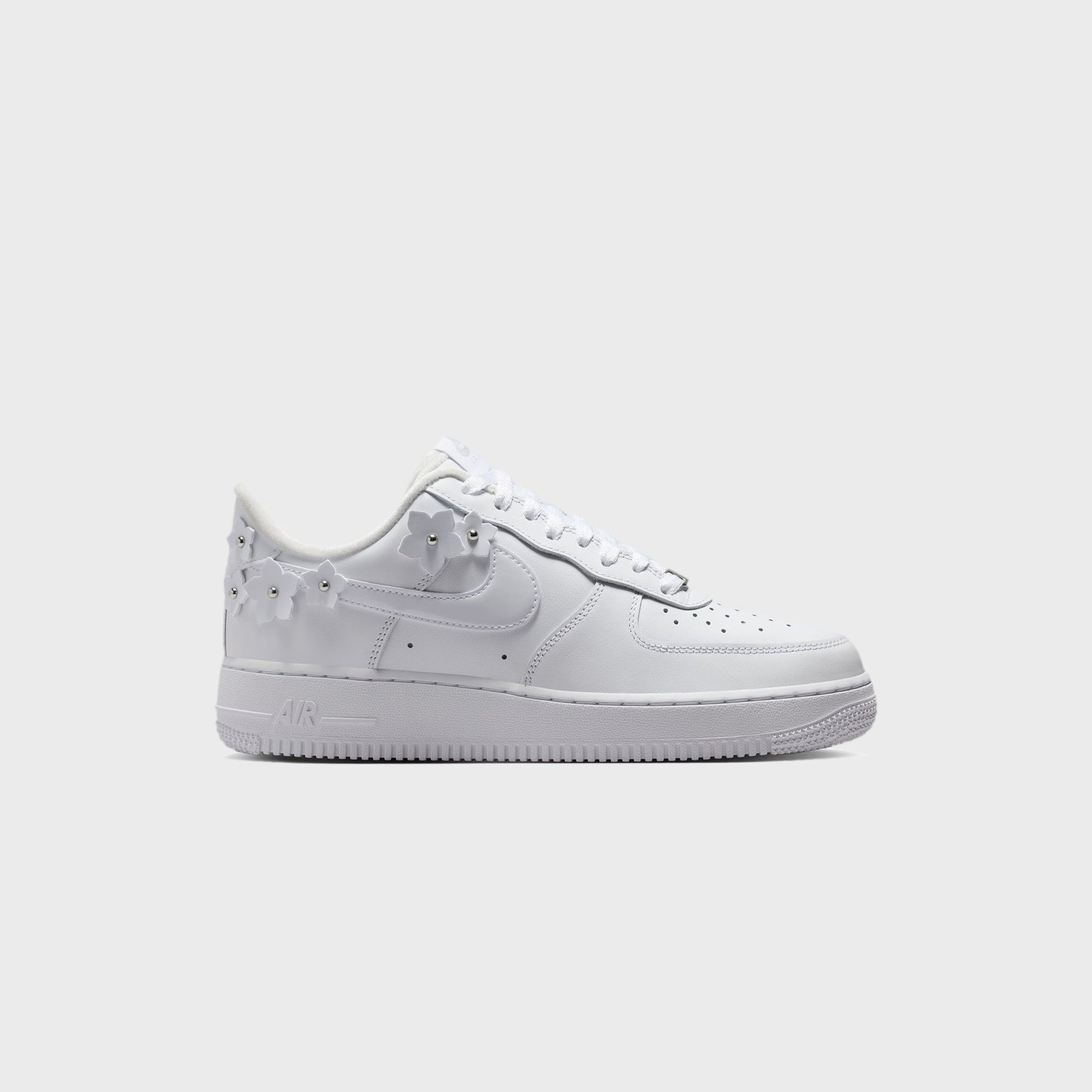 Nike WMNS Air Force 1 '07 - White / Wolf Grey / Metallic Silver