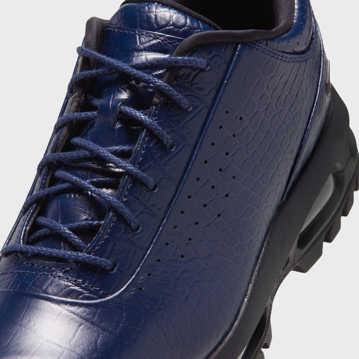 Nike Air Max Goadome Low - Midnight Navy / Black