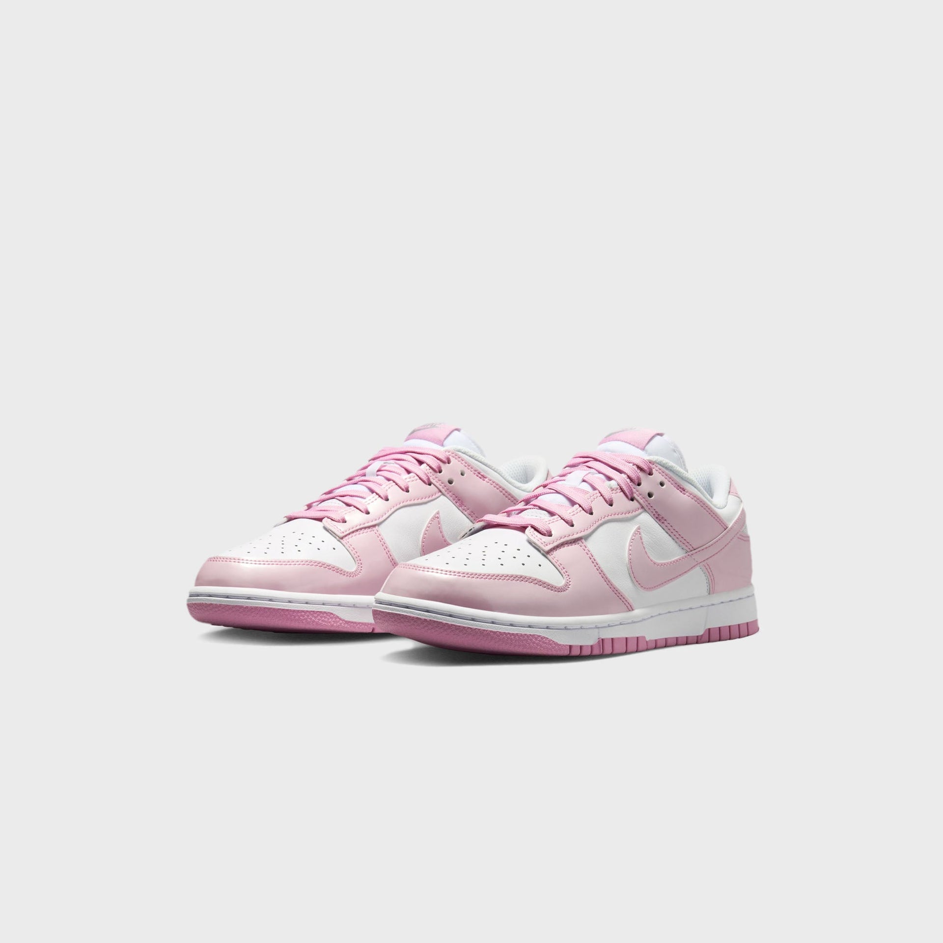 Nike WMNS Dunk Low SE - White / Metallic Silver / Pink Rise