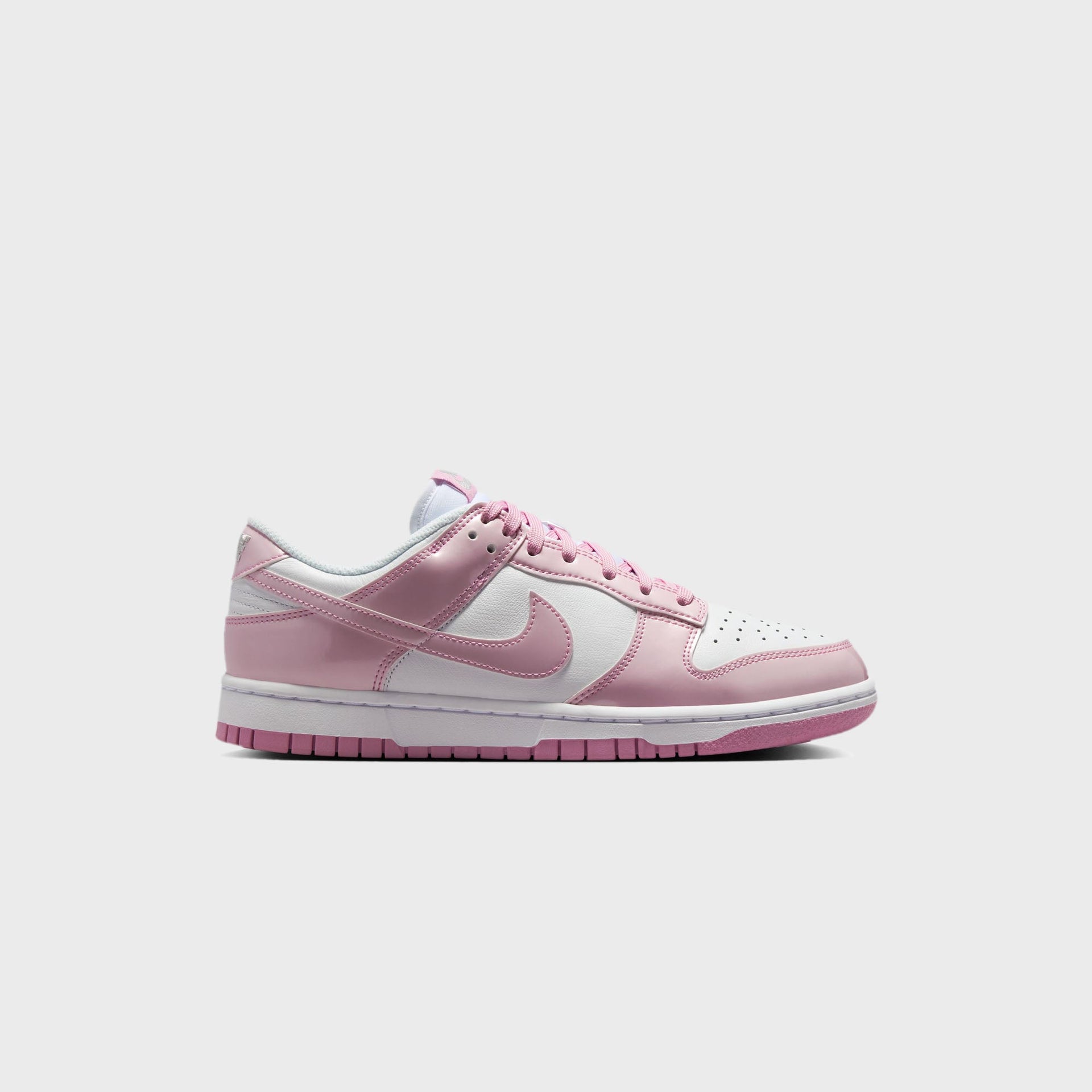 Nike WMNS Dunk Low SE - White / Metallic Silver / Pink Rise