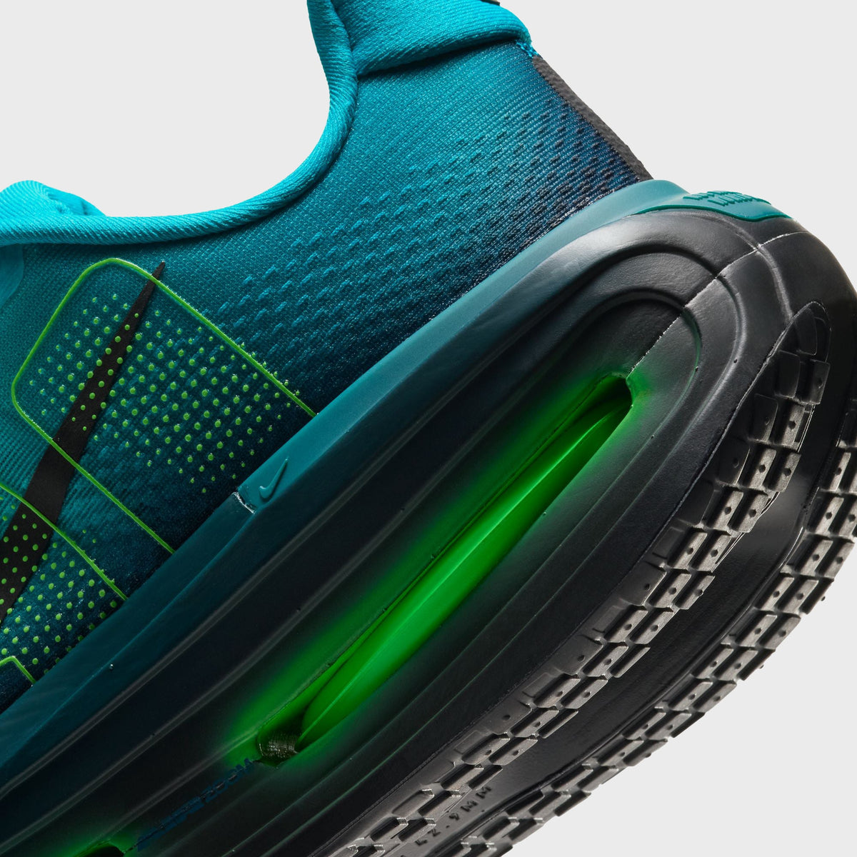 Nike Vomero Premium - Energy / Arctic Green / Deep Teal / Green Strike