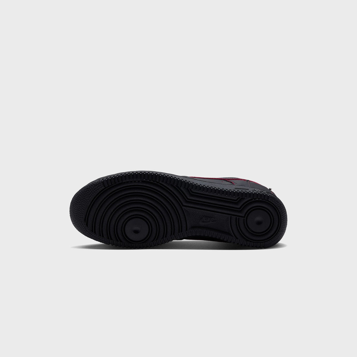 Outsole of the black Nike Air Force 1 '01 with pivot-circle traction