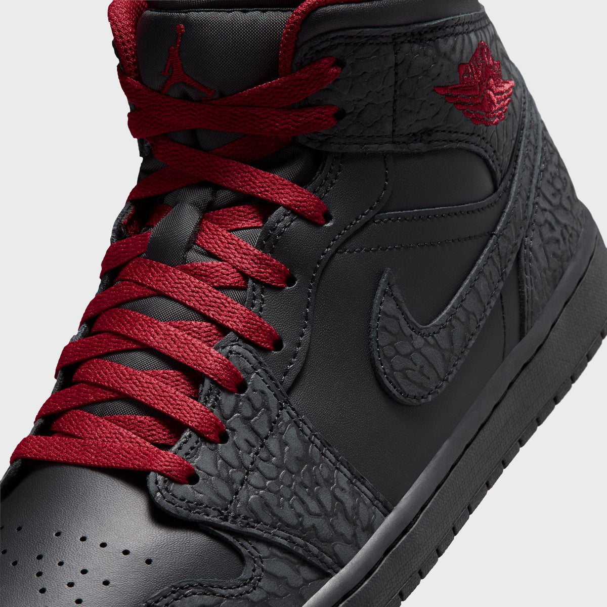 Jordan Air Jordan 1 Mid SE - Black / Lough Red