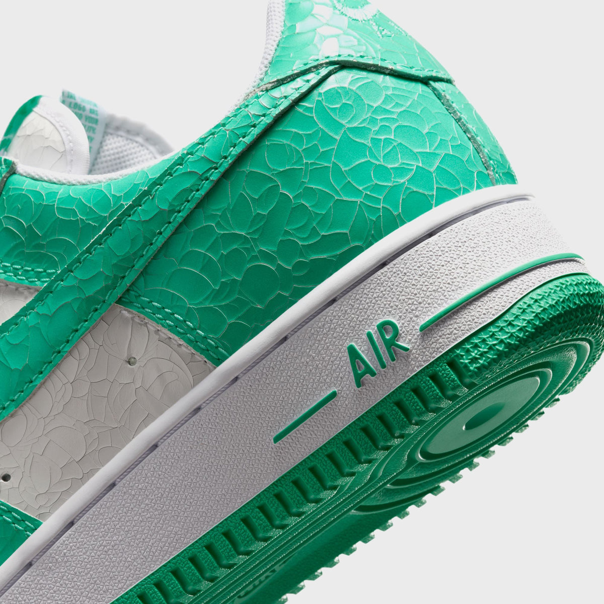 Nike Air Force 1 '01 Cracked Leather - Menta / White