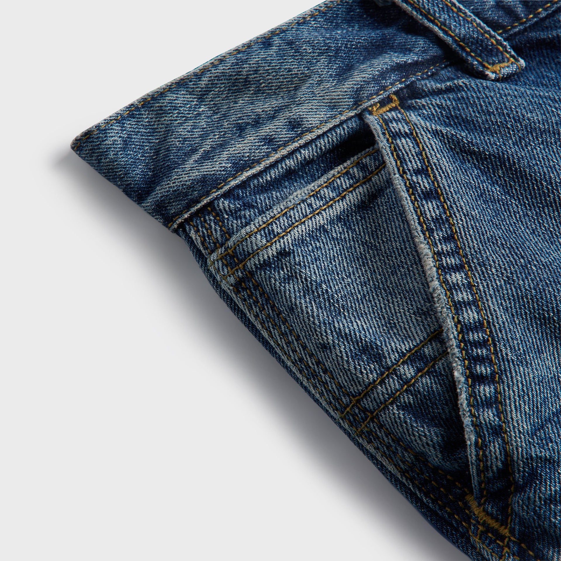 Carhartt WIP W Brandon Single Knee Pant in Blue Dark Used Wash