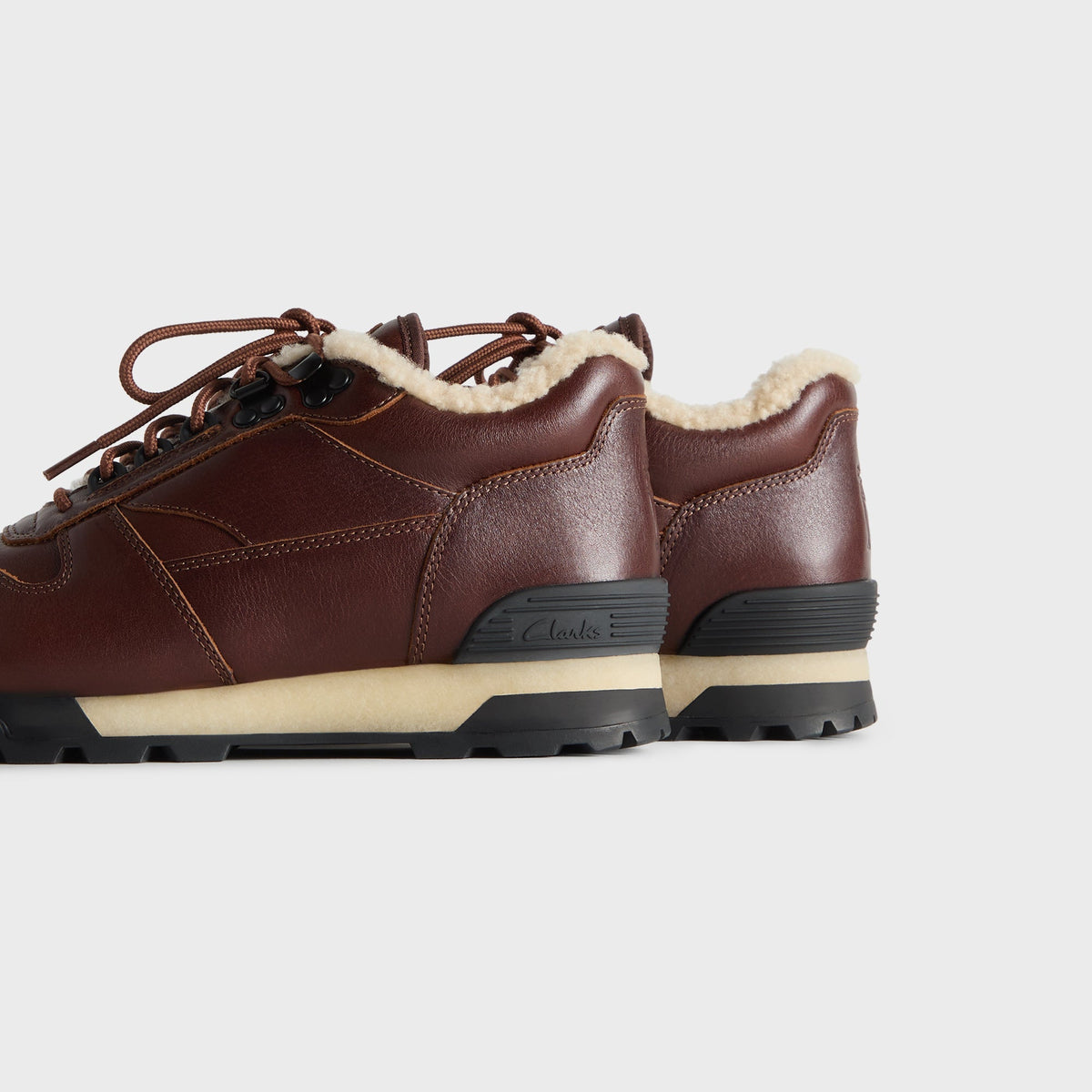 8th St by Ronnie Fieg for Clarks Originals Laddow Shearling - Mid Tan - PH