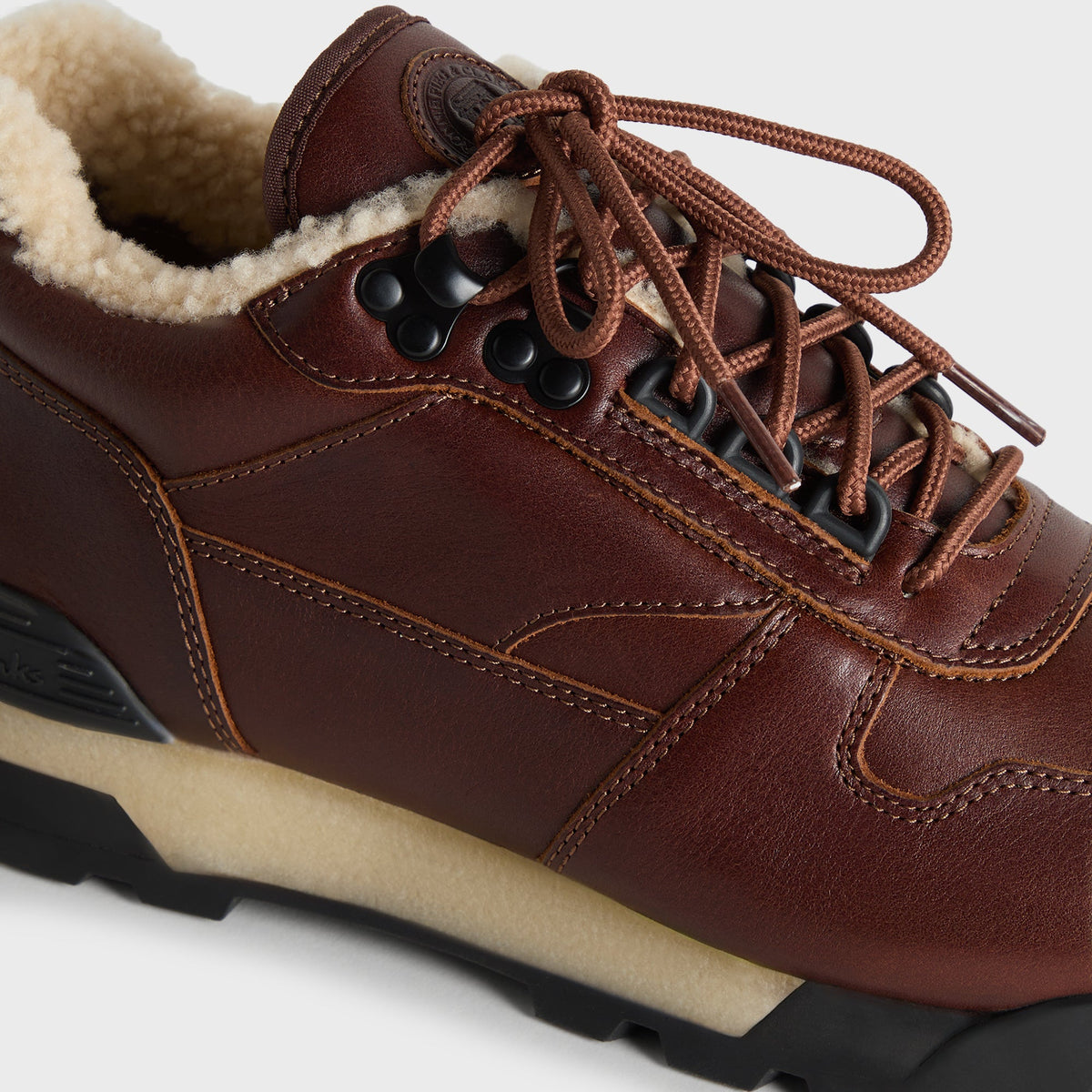 8th St by Ronnie Fieg for Clarks Originals Laddow Shearling - Mid Tan