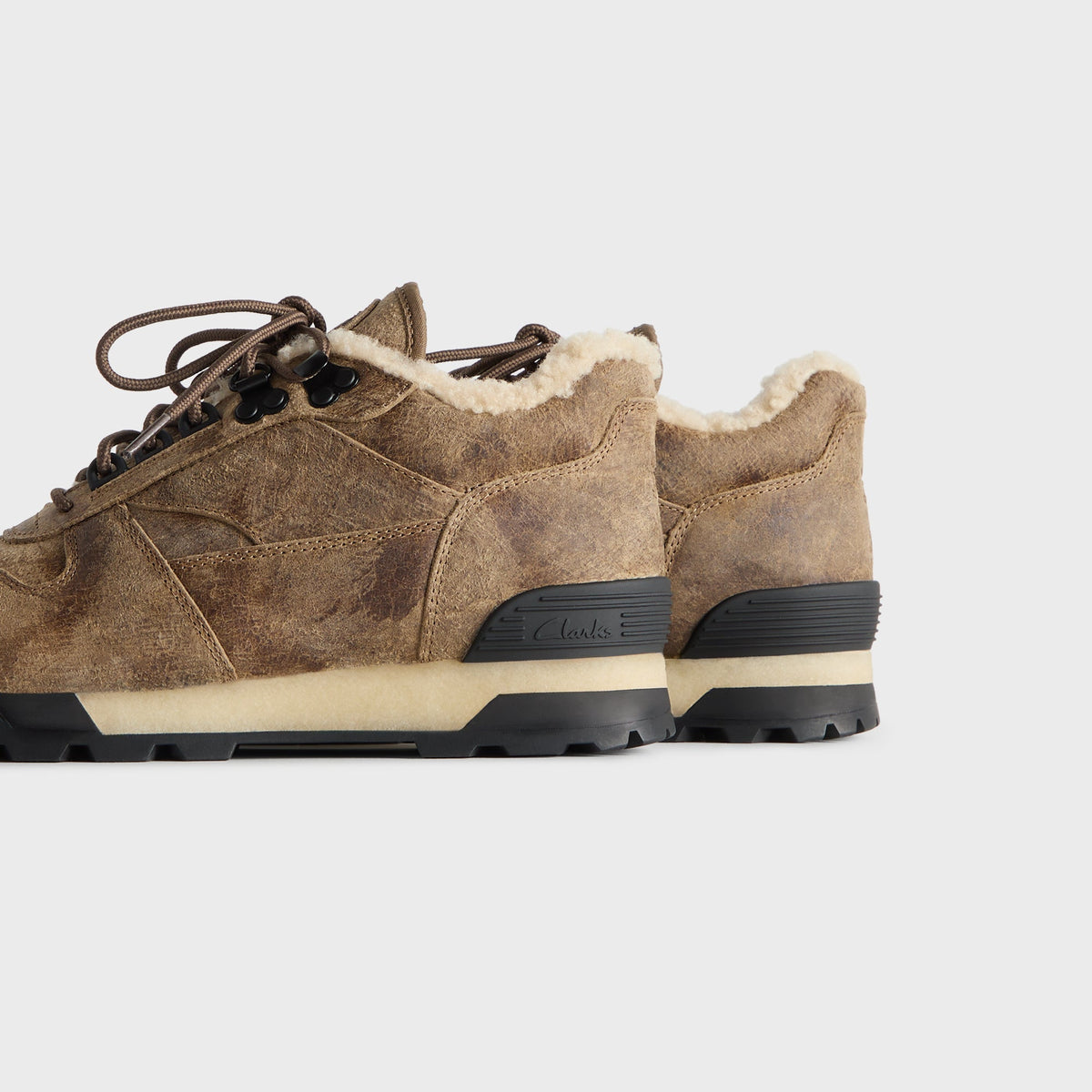 8th St by Ronnie Fieg for Clarks Originals Laddow Shearling - Brown - PH