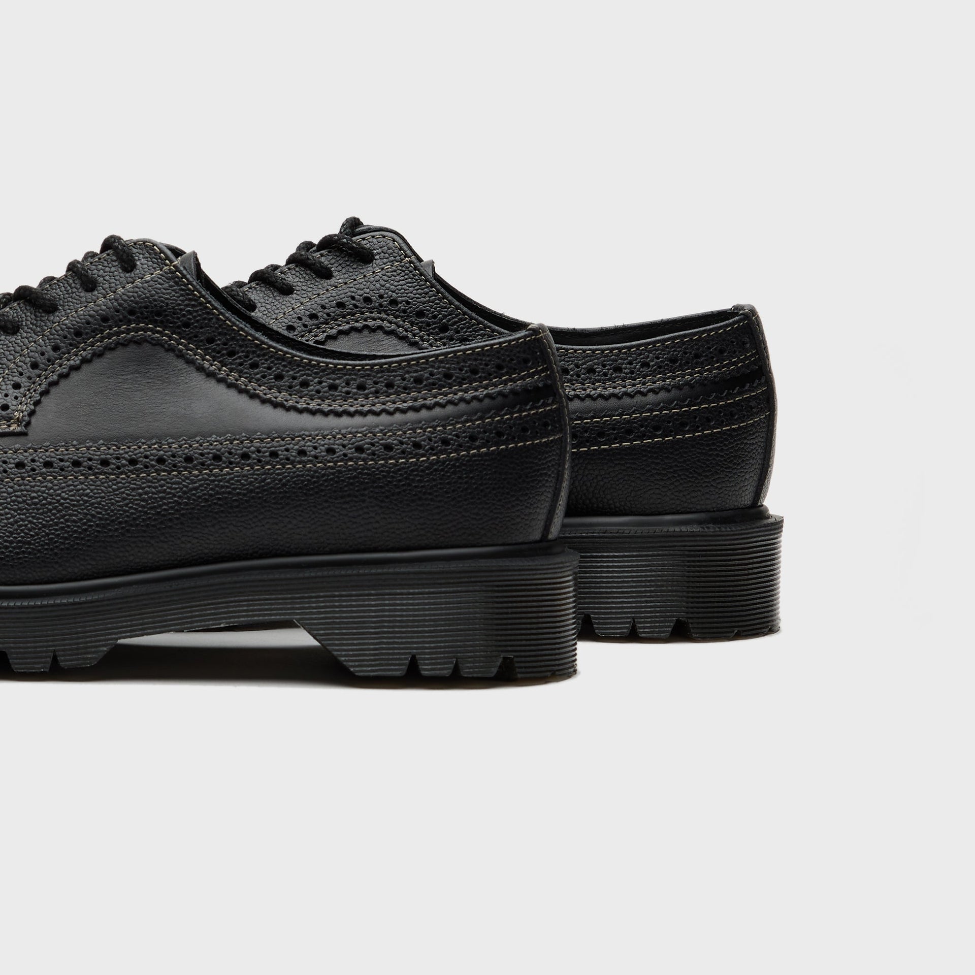 Dr. Martens 3989 Westminster Brogue - Black