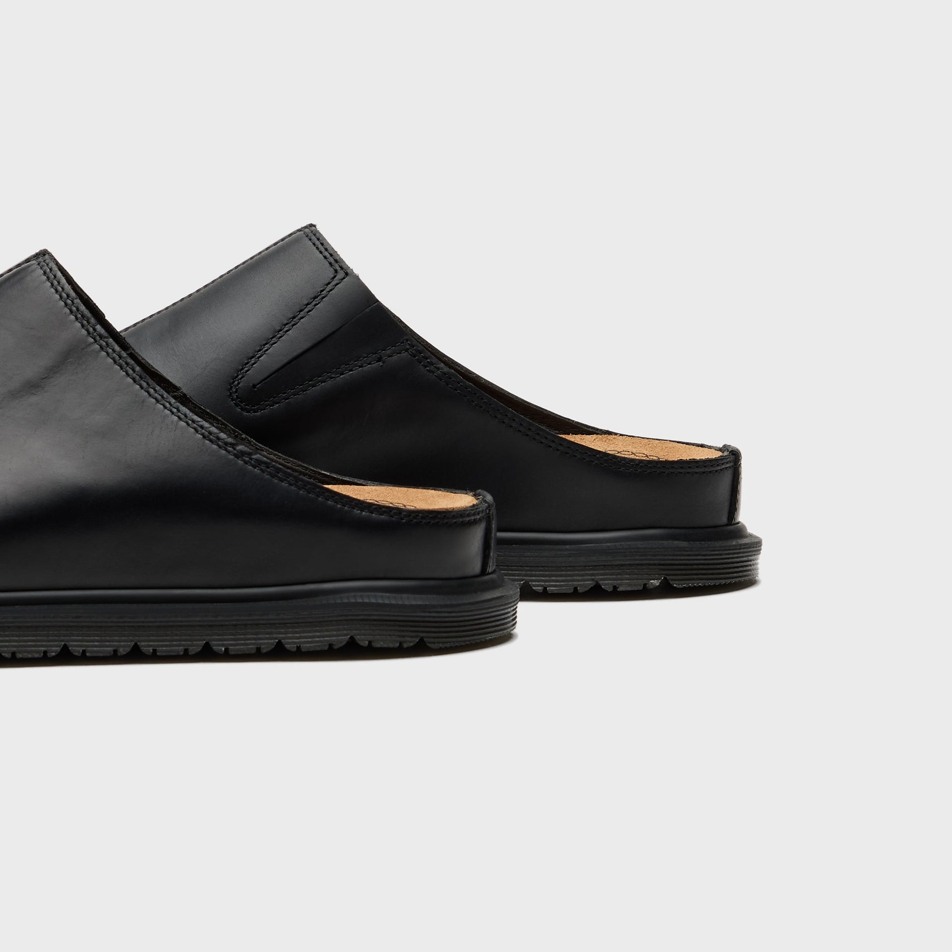 Dr. Martens San Leather Mule - Black Orleans
