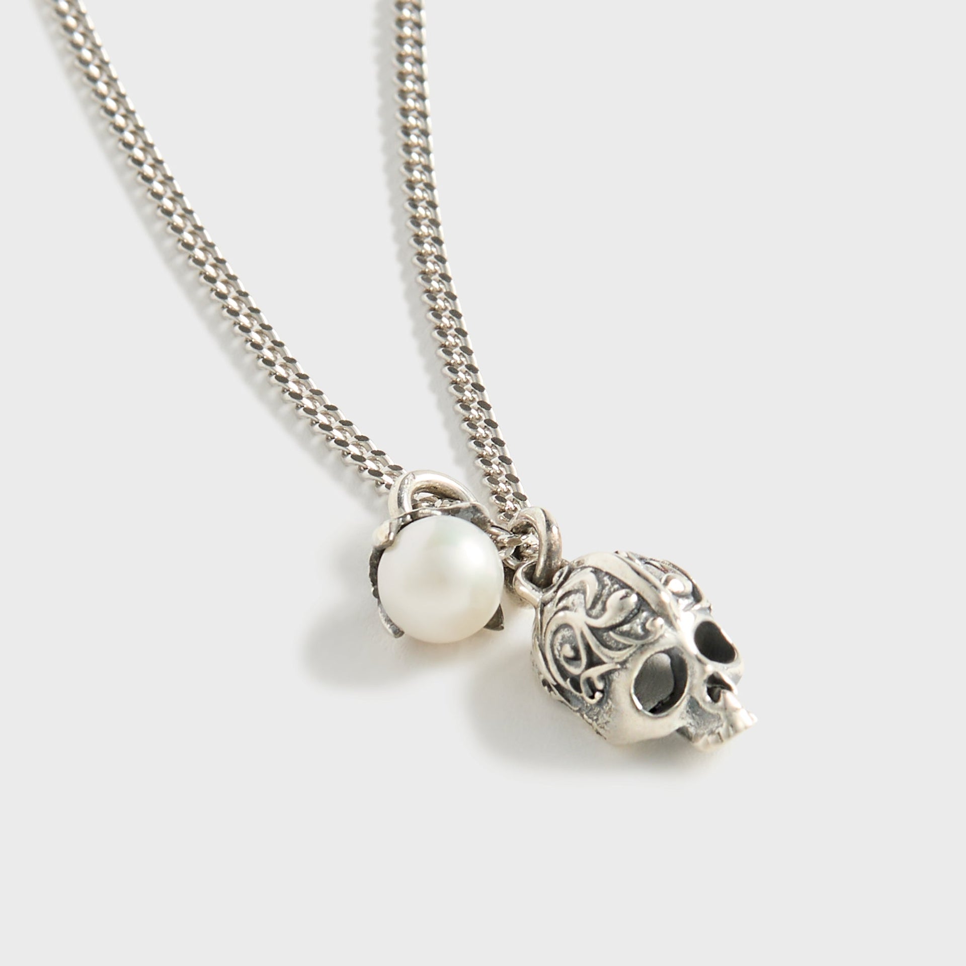 Emanuele Bicocchi Flourish Skull Pearl Necklace - Silver