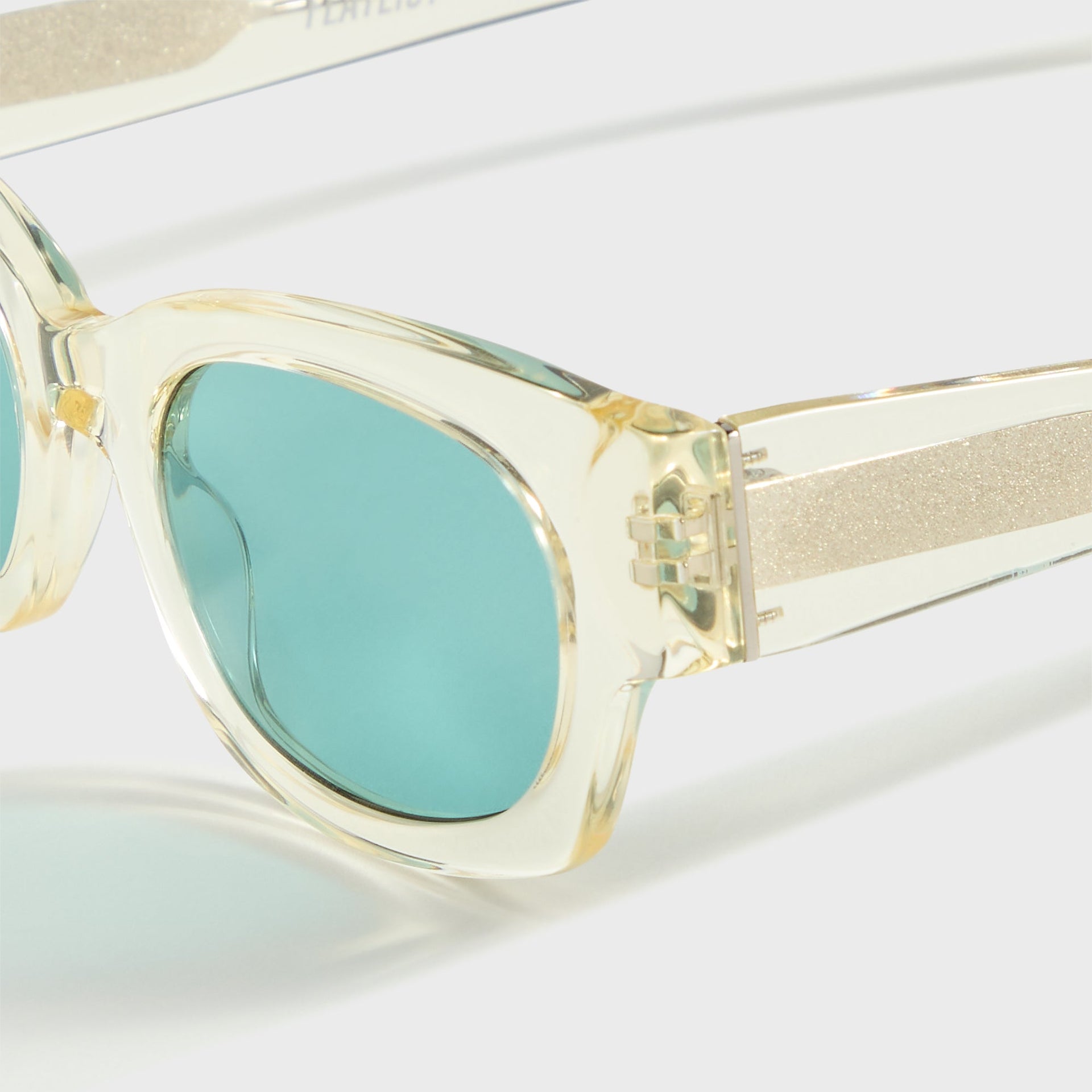 Flatlist Shade 01 in Crystal Yellow / Solid Teal Lens