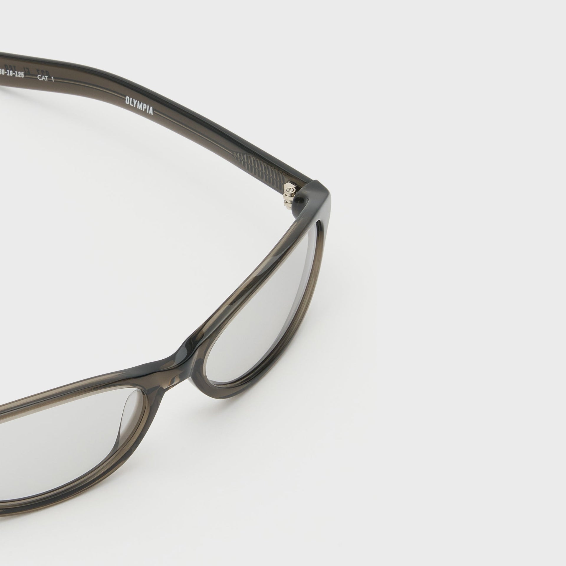 Flatlist Olympia Sunglasses - Crystal Warm Grey / Light Grey