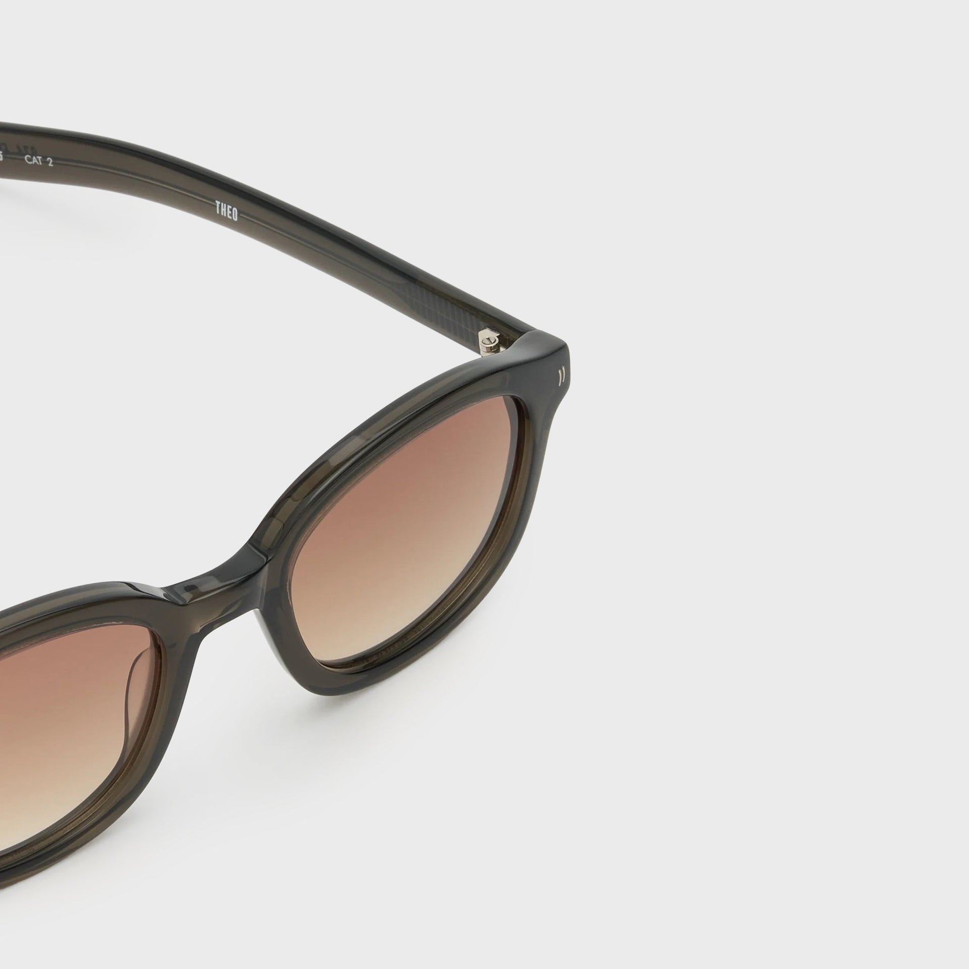 Flatlist Theo Sunglasses - Crystal Warm Grey / Light Brown Gradient