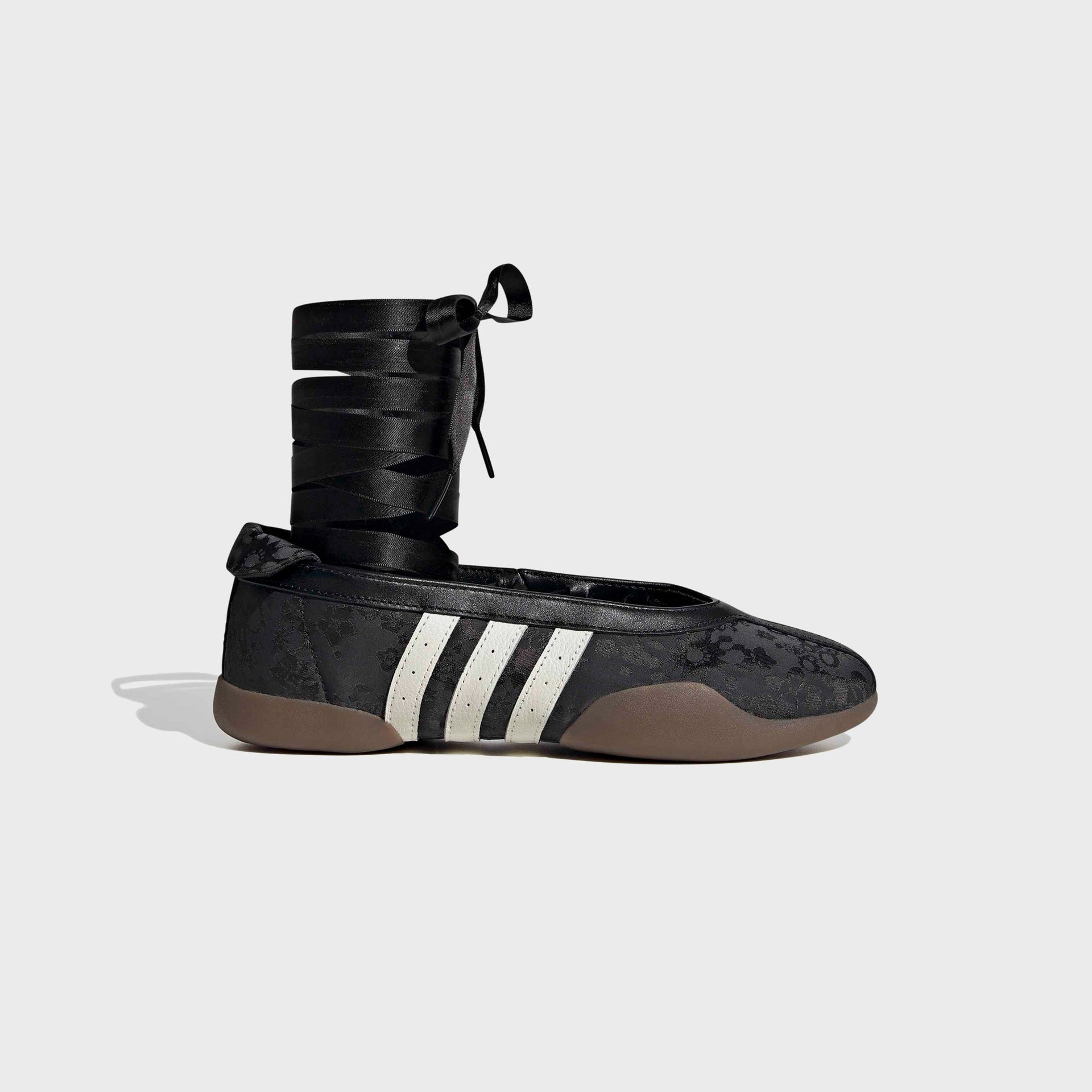 adidas x Liberty London WMNS Taekwondo Mei Ballet - Core Black / Off White / Gum